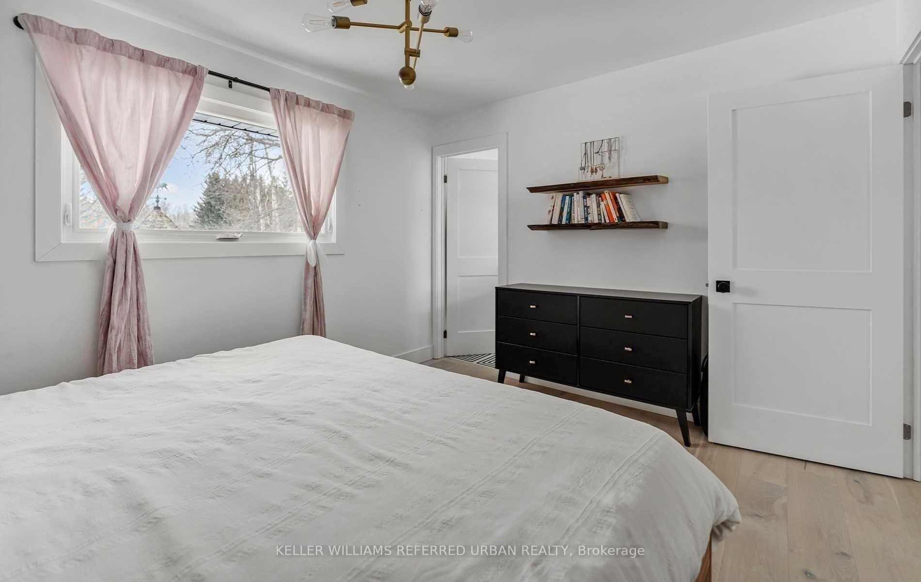 Photo 20 of 886 Sixth Street, Collingwood — HOMEH