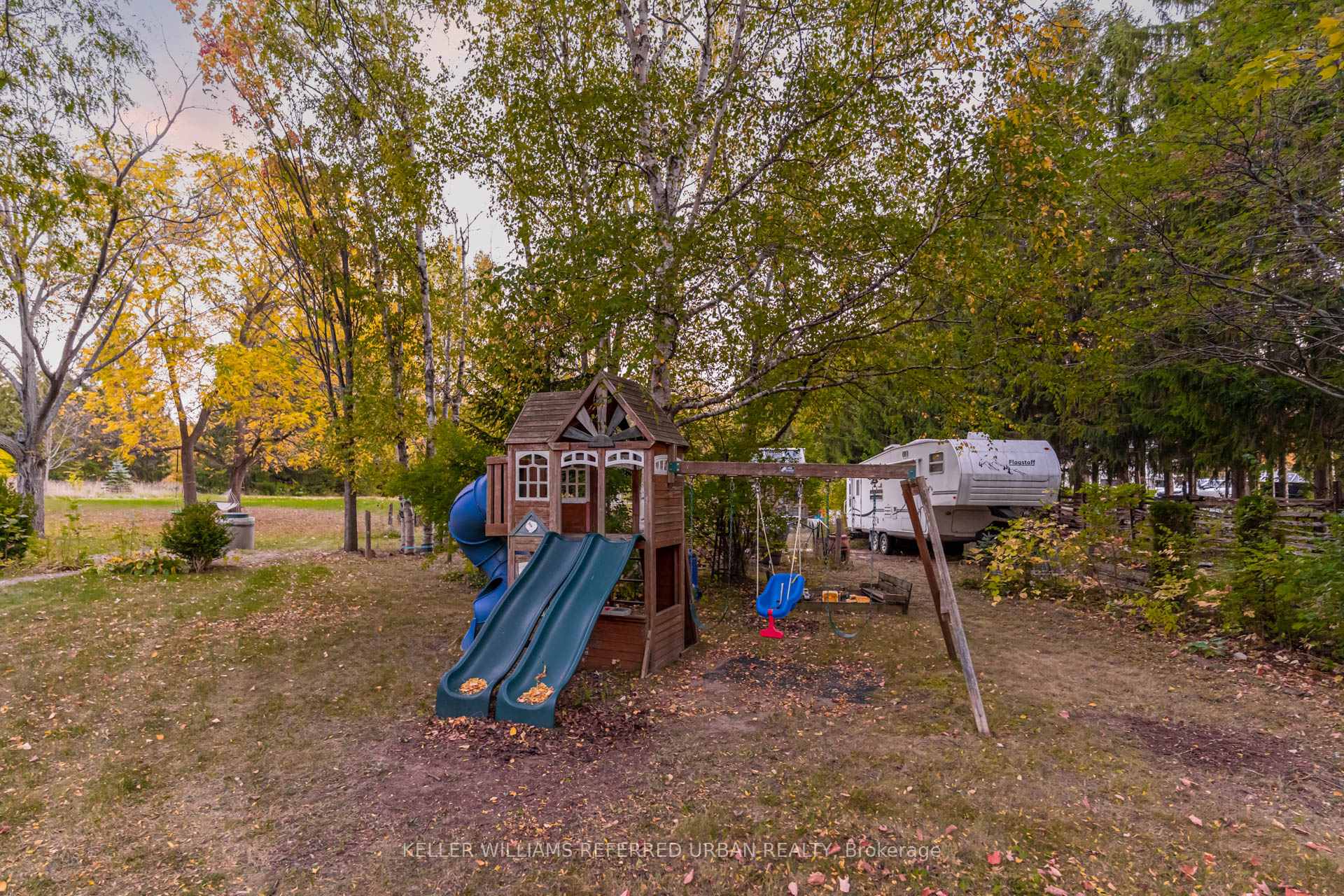 Photo 19 of 886 Sixth Street, Collingwood — HOMEH