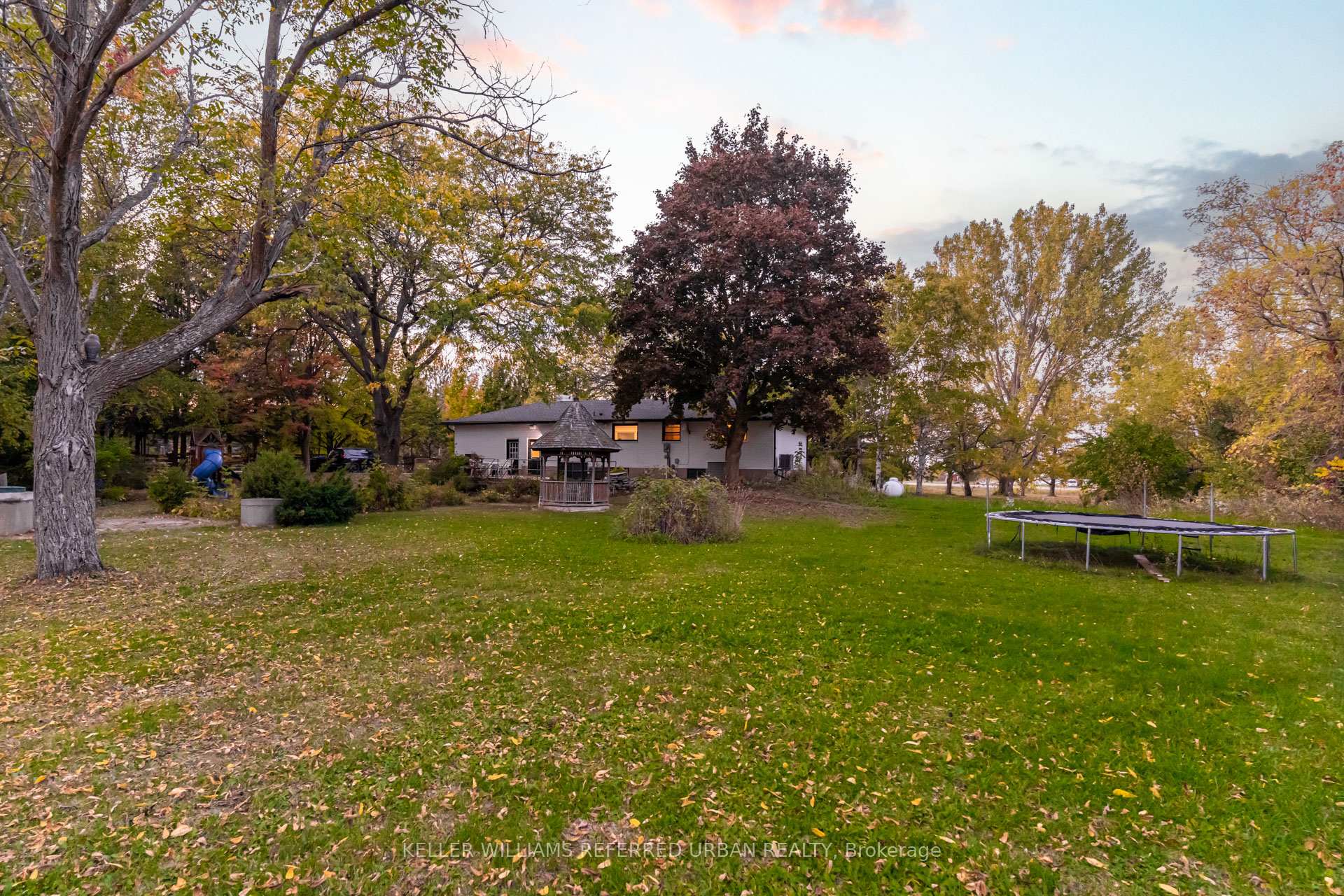 Photo 34 of 886 Sixth Street, Collingwood — HOMEH