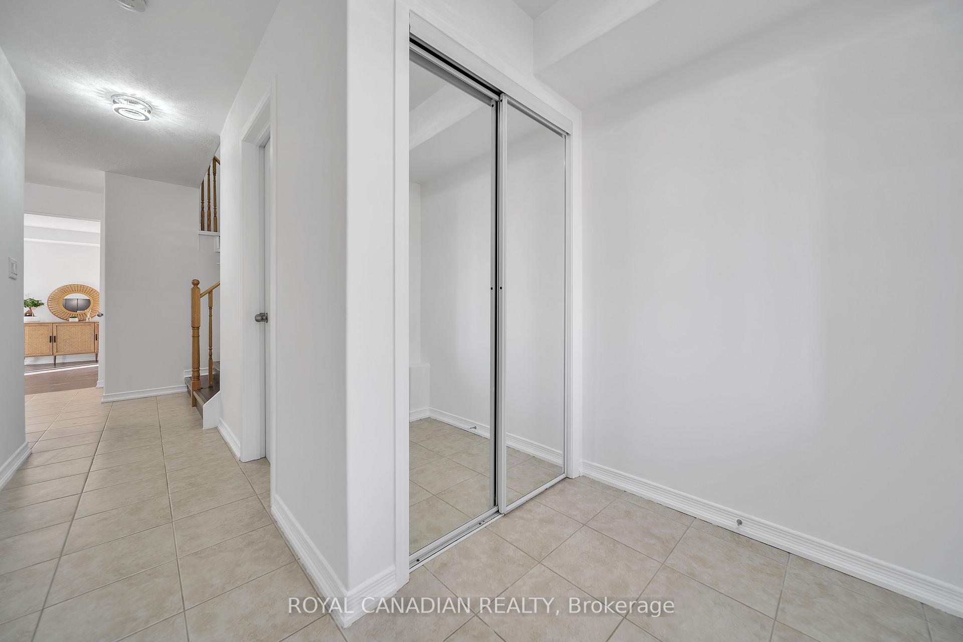 Photo 5 of Unit 14, 75 Prince William Way E, Barrie, Innis-Shore — HOMEH