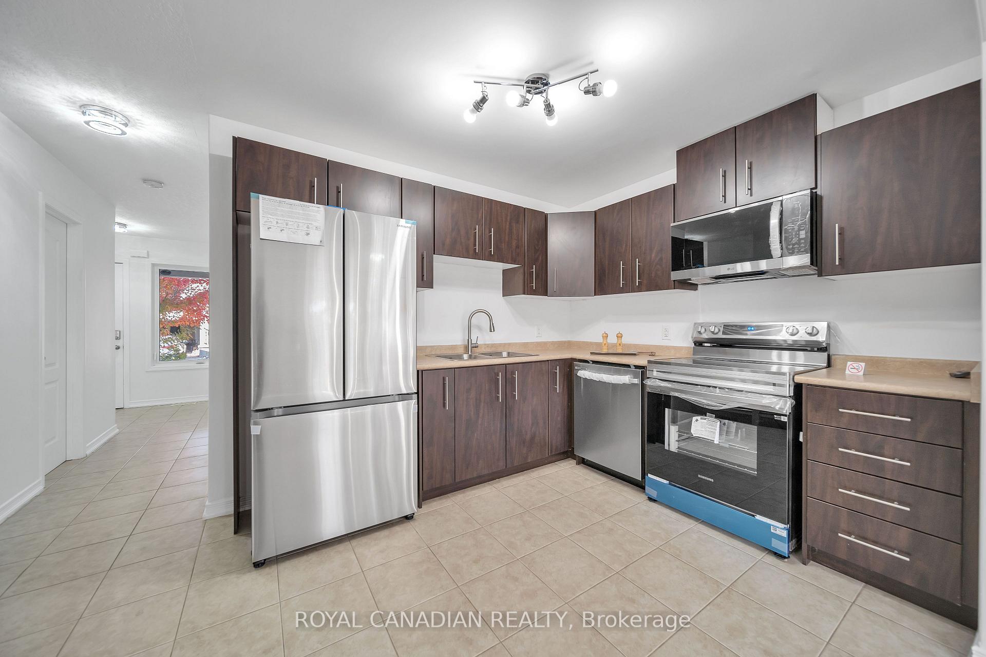 Photo 12 of Unit 14, 75 Prince William Way E, Barrie, Innis-Shore — HOMEH