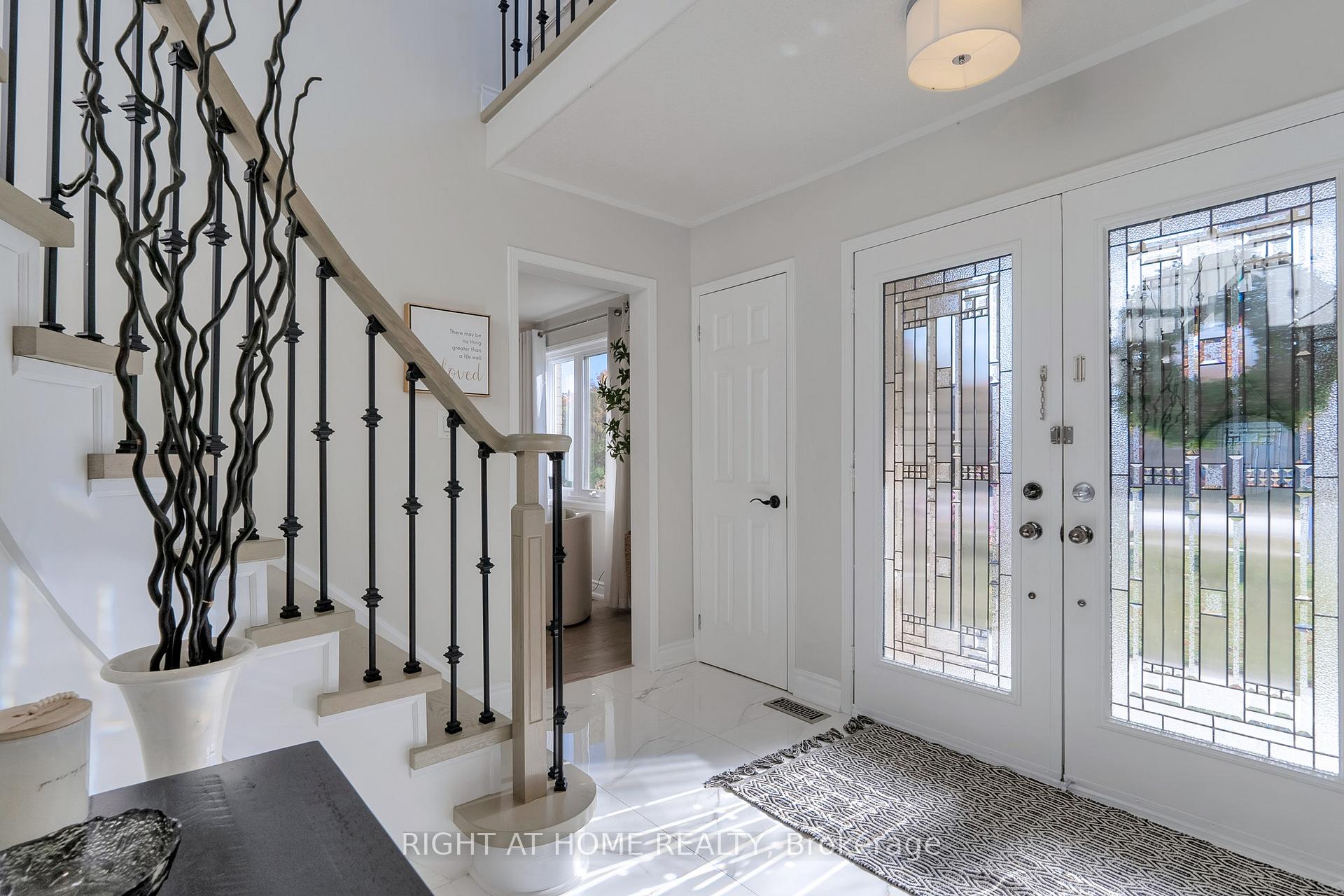 Photo 3 of 28 Holly Meadow Road, Barrie, Holly — HOMEH