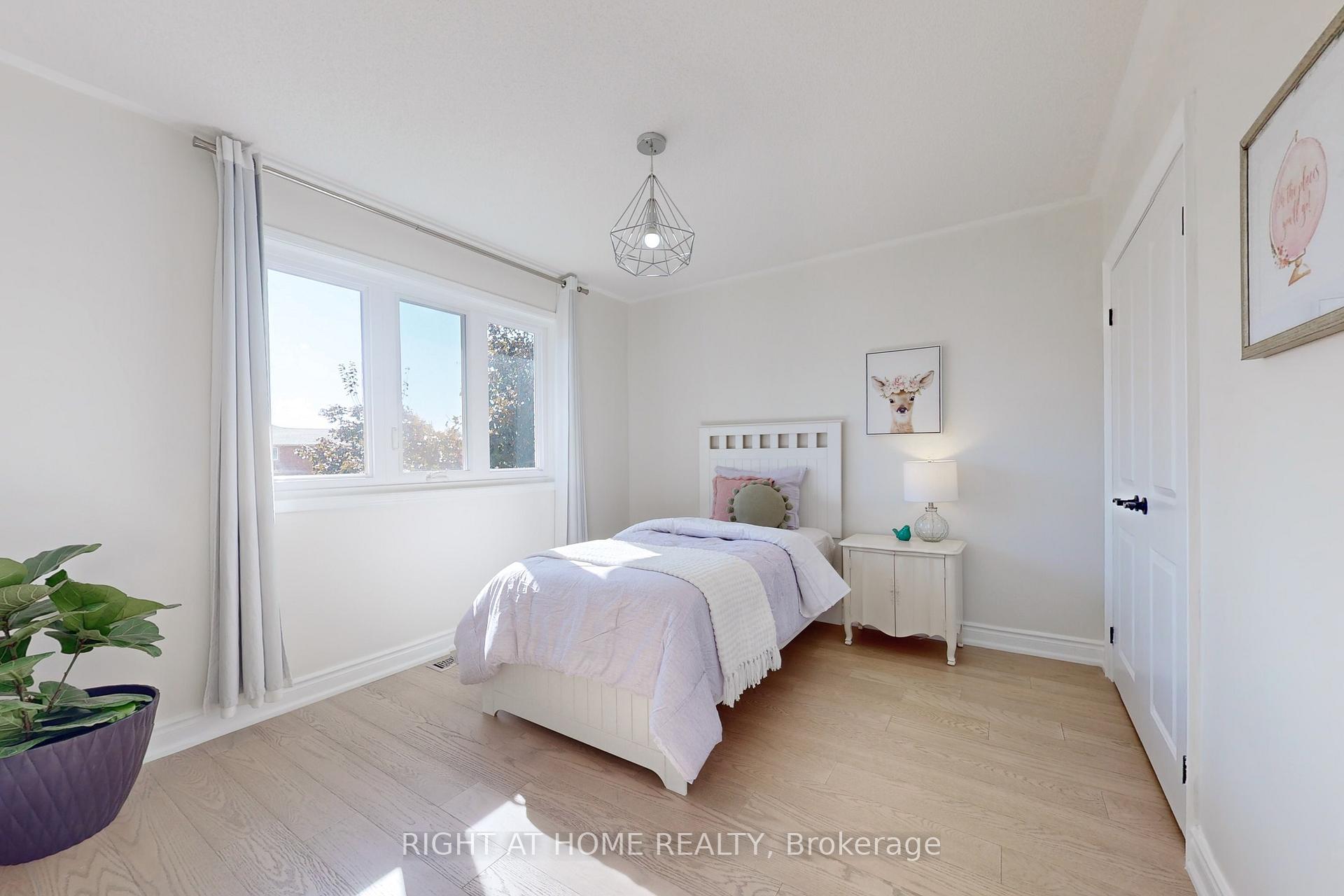 Photo 23 of 28 Holly Meadow Road, Barrie, Holly — HOMEH