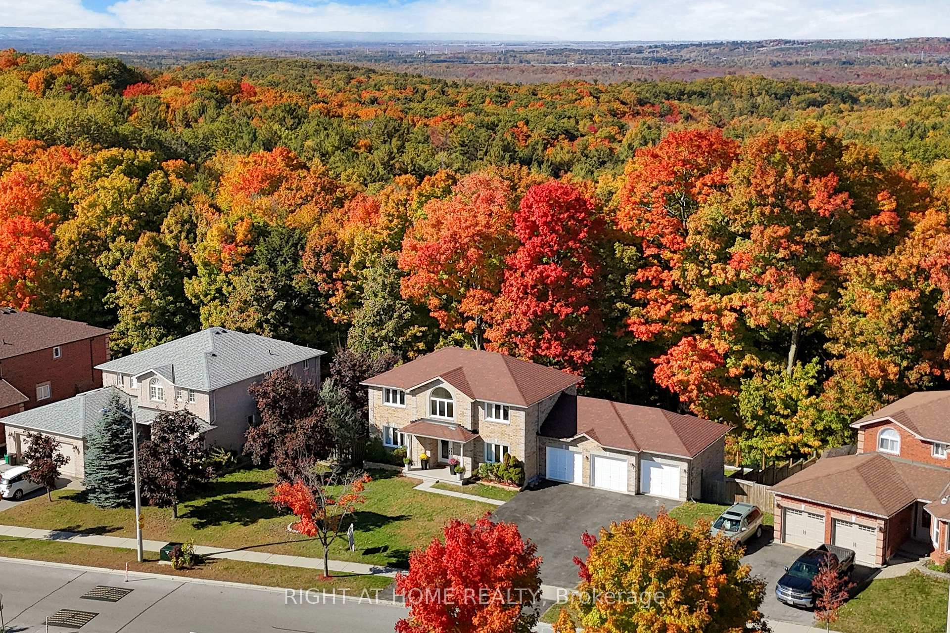 Photo 37 of 28 Holly Meadow Road, Barrie, Holly — HOMEH