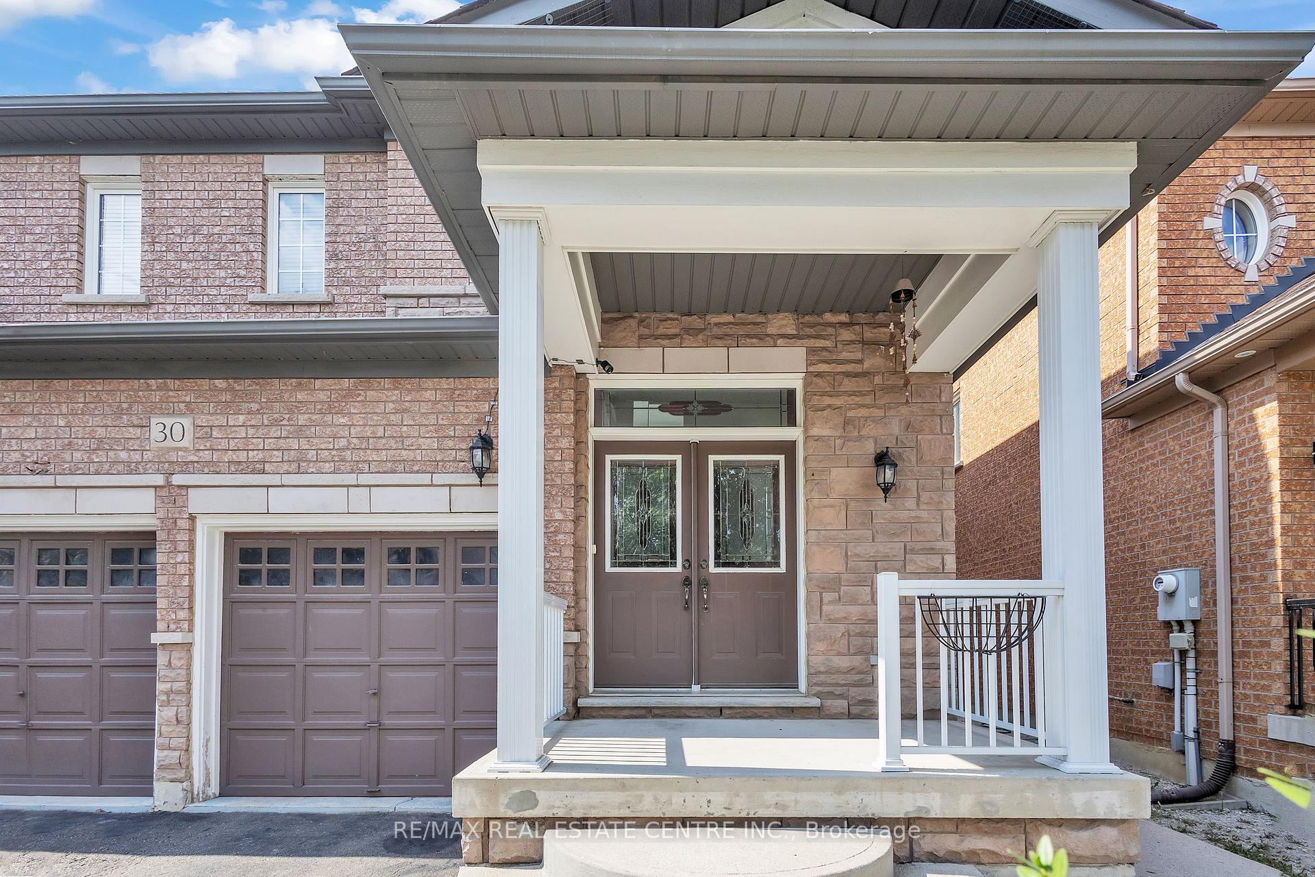 Photo 2 of 30 El Camino Way, Brampton, Fletcher's Meadow — HOMEH