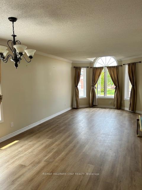 Photo 7 of 195 Pringle Drive, Barrie, Edgehill Drive — HOMEH