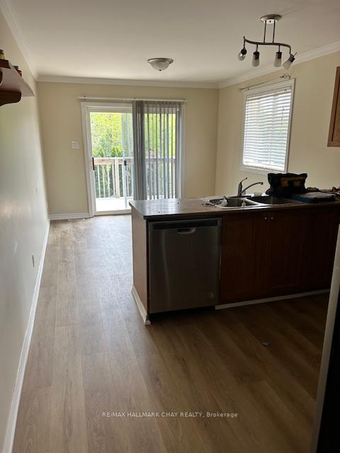 Photo 8 of 195 Pringle Drive, Barrie, Edgehill Drive — HOMEH