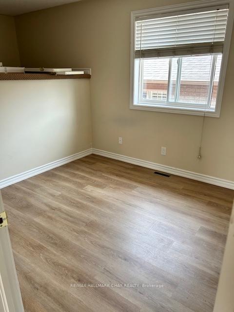 Photo 10 of 195 Pringle Drive, Barrie, Edgehill Drive — HOMEH