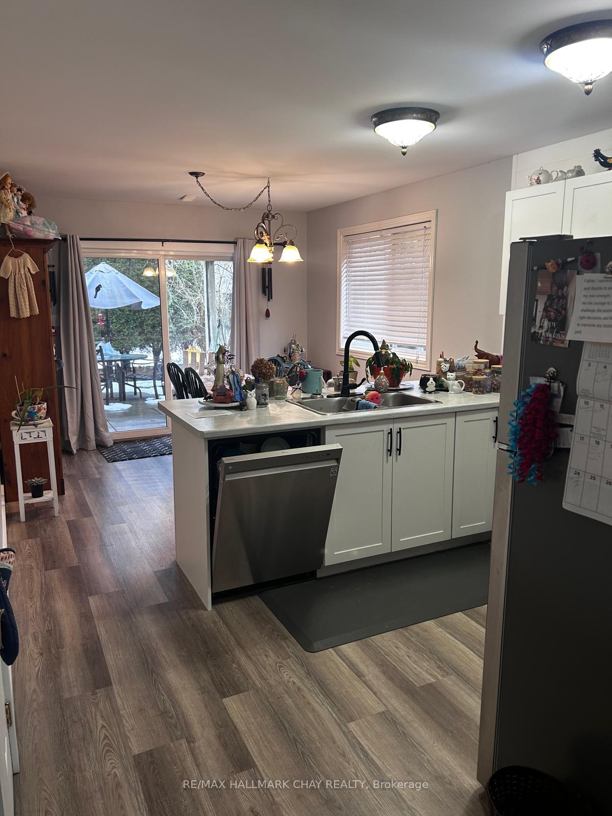 Photo 15 of 195 Pringle Drive, Barrie, Edgehill Drive — HOMEH
