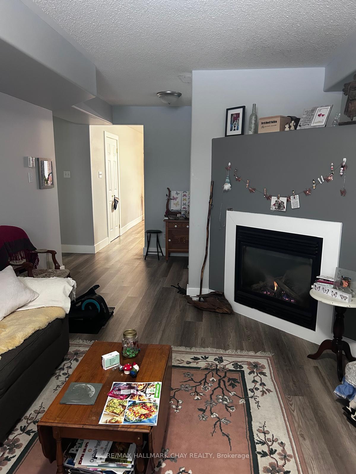 Photo 17 of 195 Pringle Drive, Barrie, Edgehill Drive — HOMEH