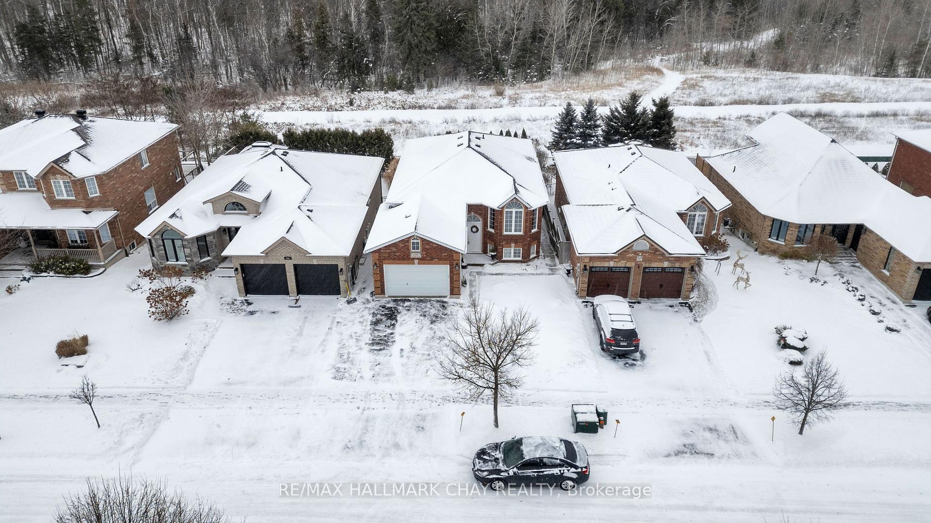 Photo 32 of 195 Pringle Drive, Barrie, Edgehill Drive — HOMEH