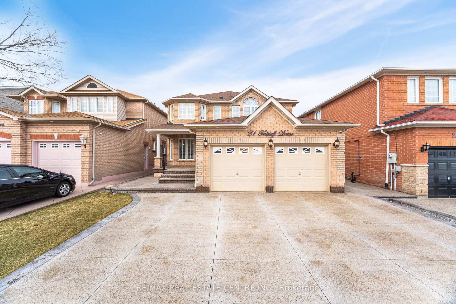 Photo 1 of 21 Falstaff Drive, Brampton, Fletcher's Creek South — HOMEH