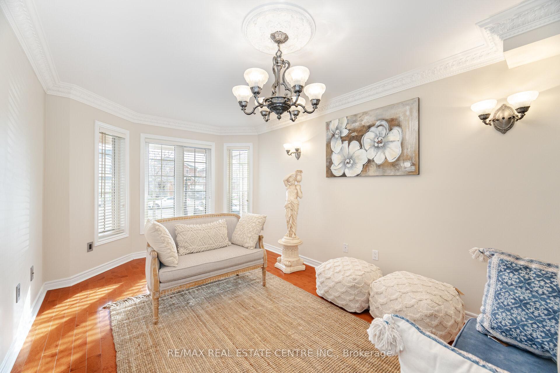 Photo 6 of 21 Falstaff Drive, Brampton, Fletcher's Creek South — HOMEH