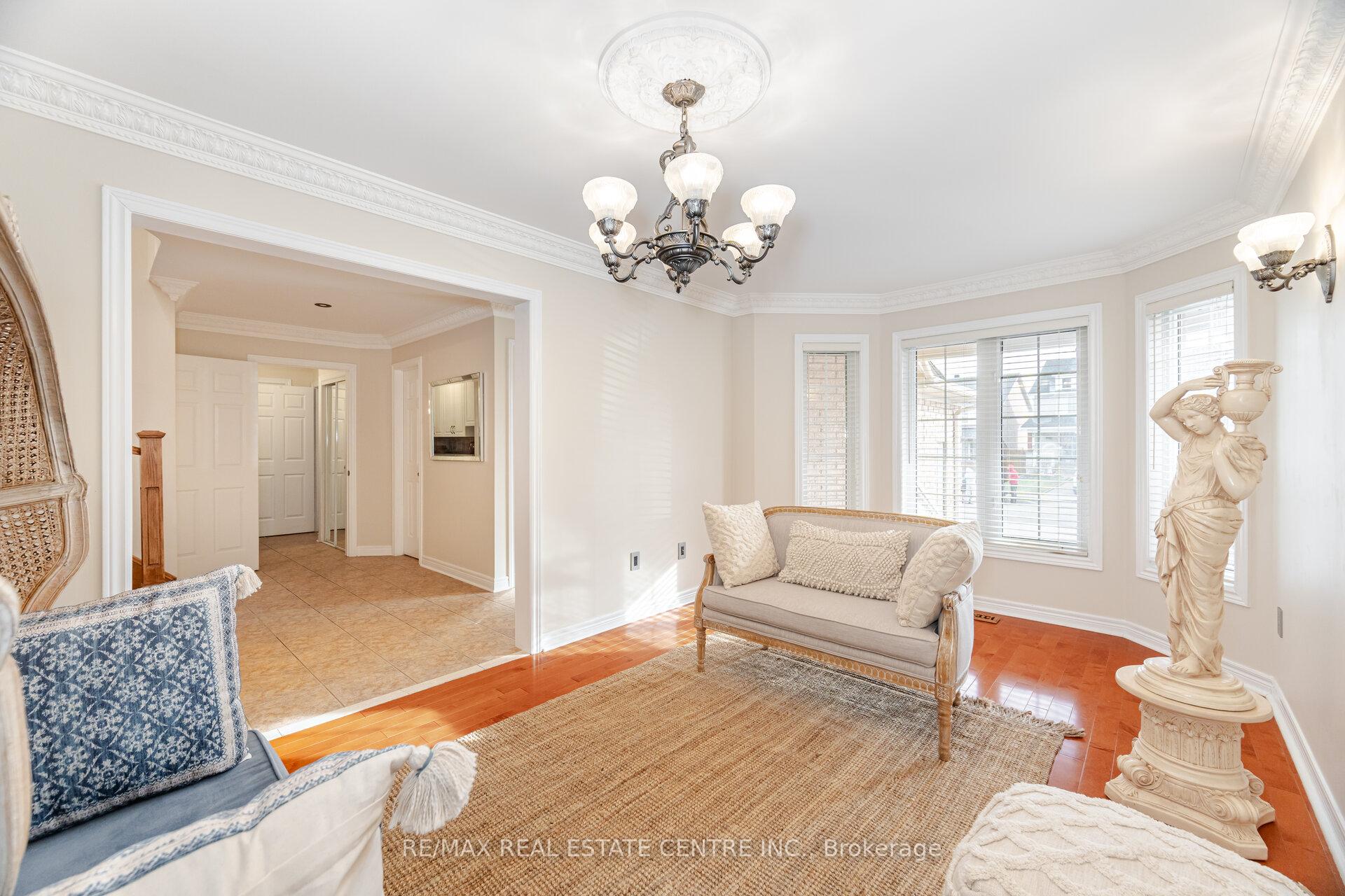 Photo 7 of 21 Falstaff Drive, Brampton, Fletcher's Creek South — HOMEH