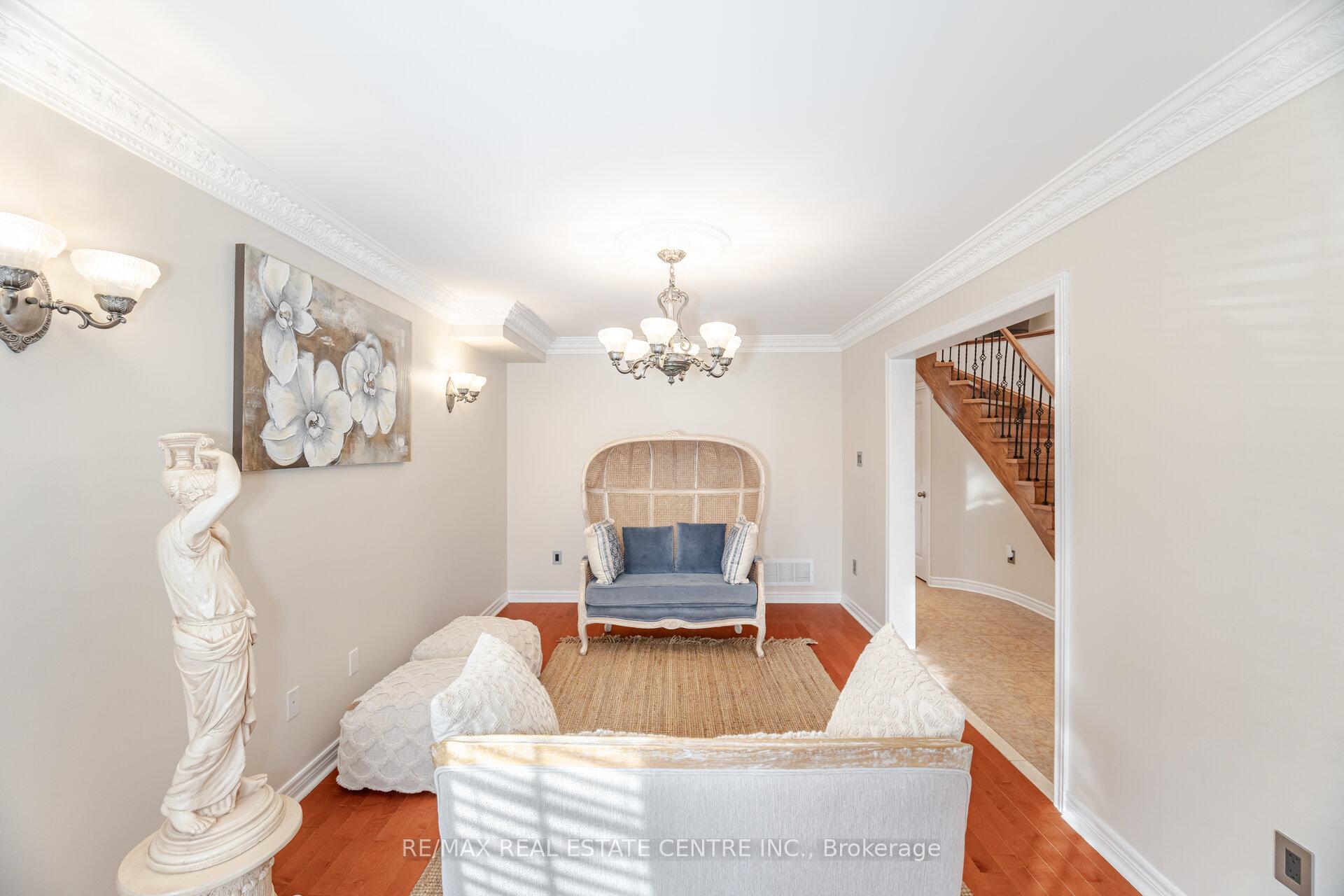 Photo 8 of 21 Falstaff Drive, Brampton, Fletcher's Creek South — HOMEH