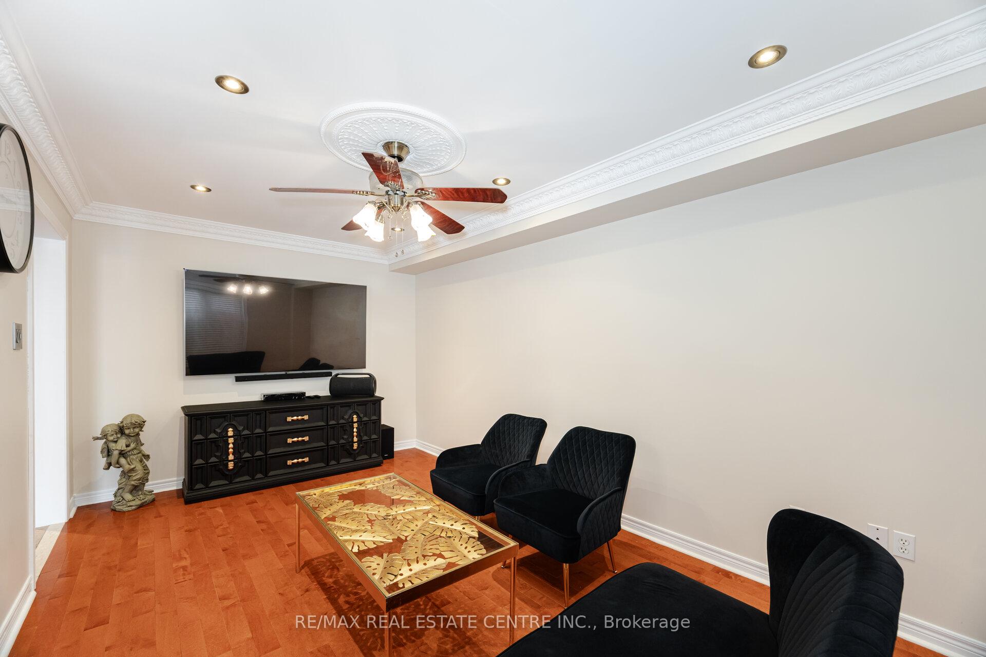 Photo 10 of 21 Falstaff Drive, Brampton, Fletcher's Creek South — HOMEH