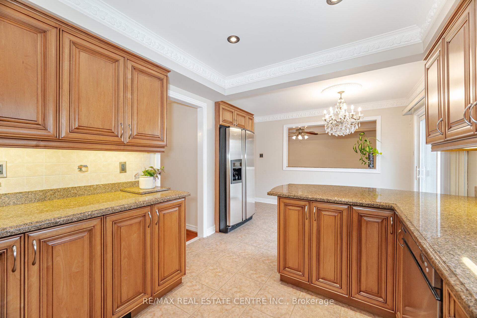Photo 17 of 21 Falstaff Drive, Brampton, Fletcher's Creek South — HOMEH