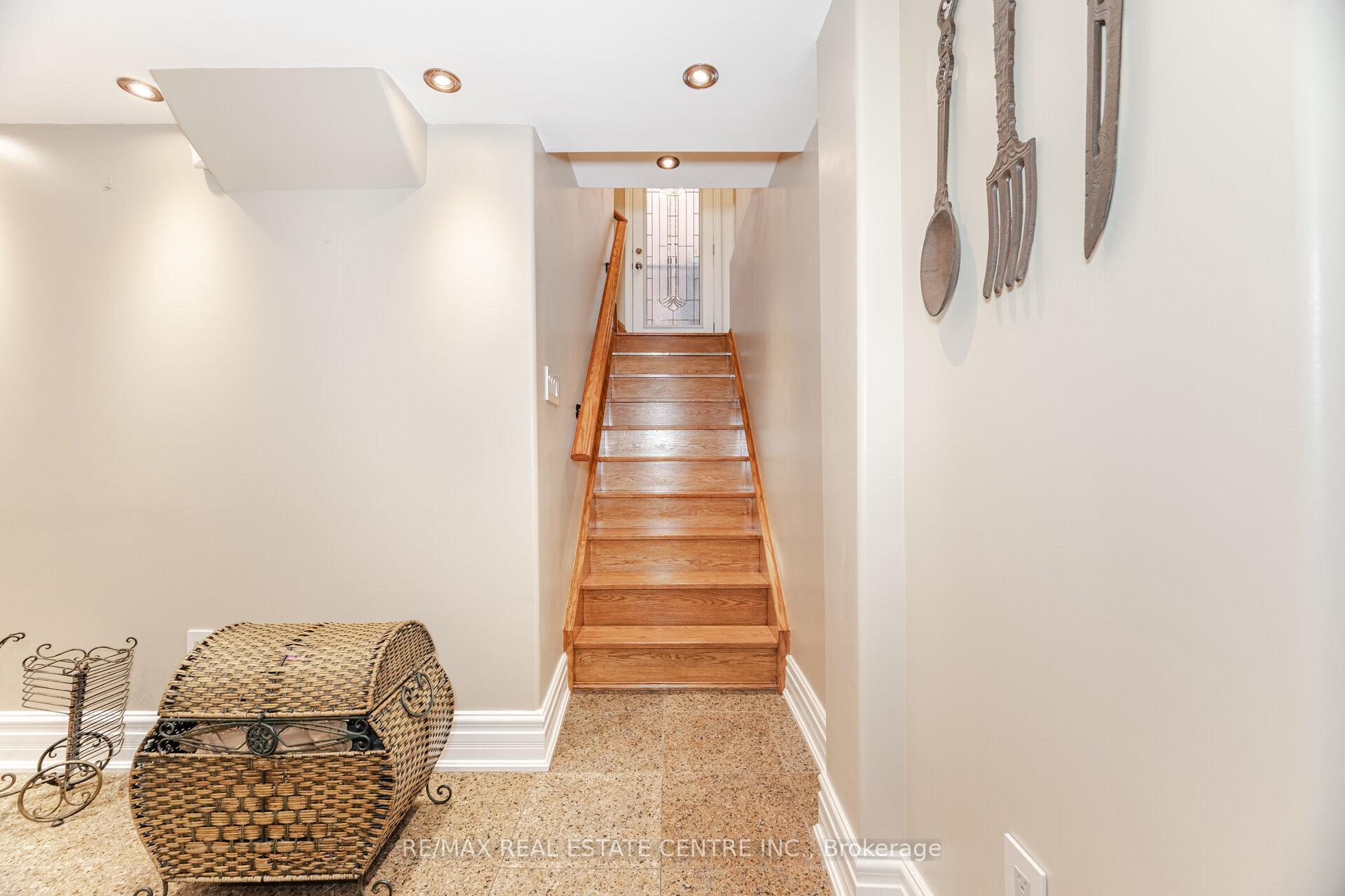 Photo 38 of 21 Falstaff Drive, Brampton, Fletcher's Creek South — HOMEH