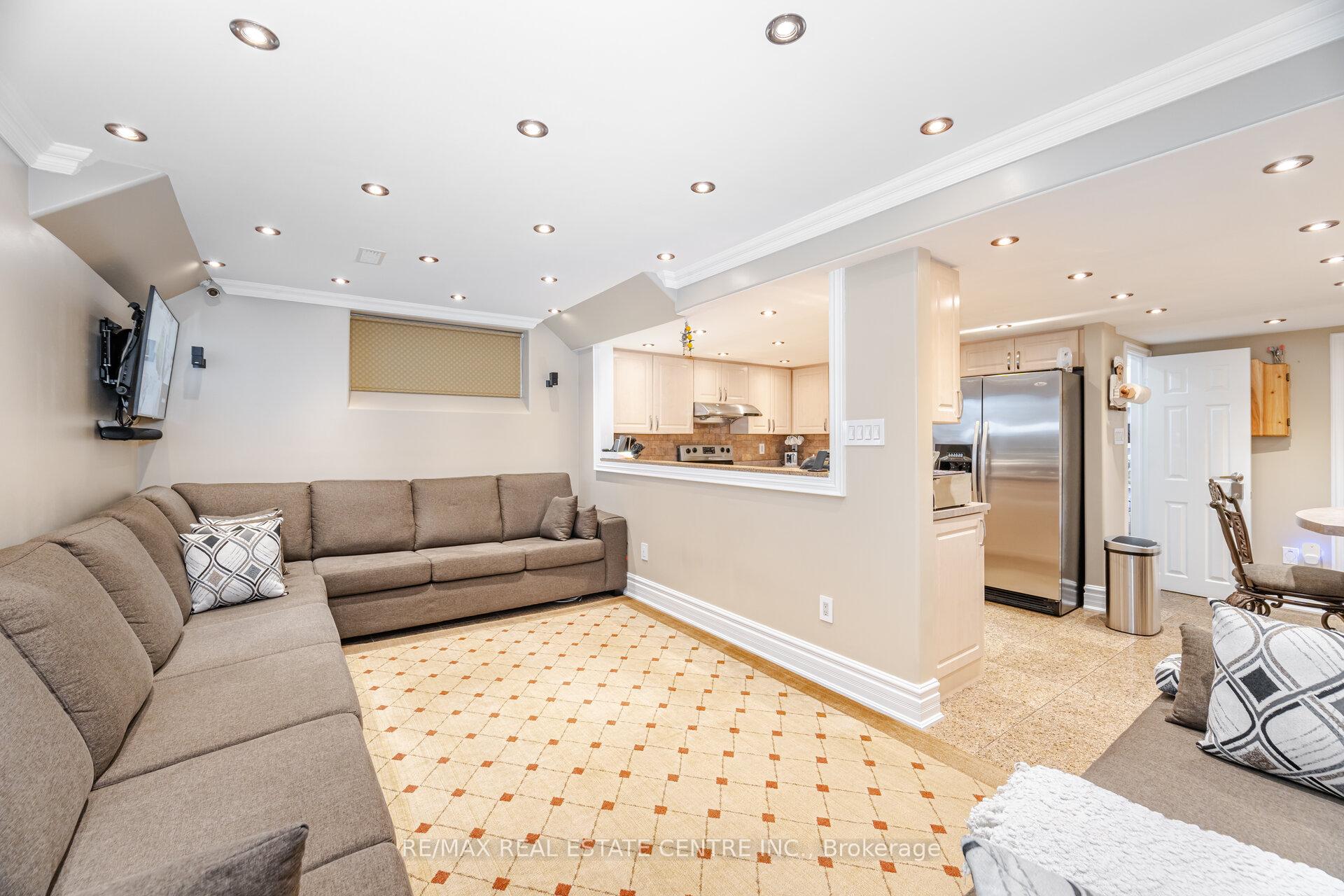 Photo 43 of 21 Falstaff Drive, Brampton, Fletcher's Creek South — HOMEH