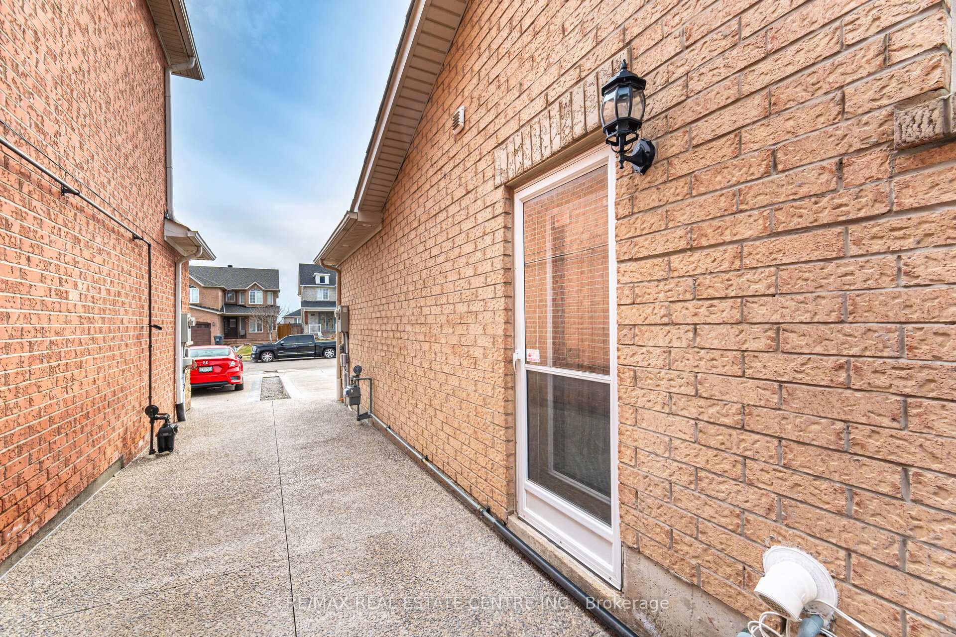 Photo 48 of 21 Falstaff Drive, Brampton, Fletcher's Creek South — HOMEH