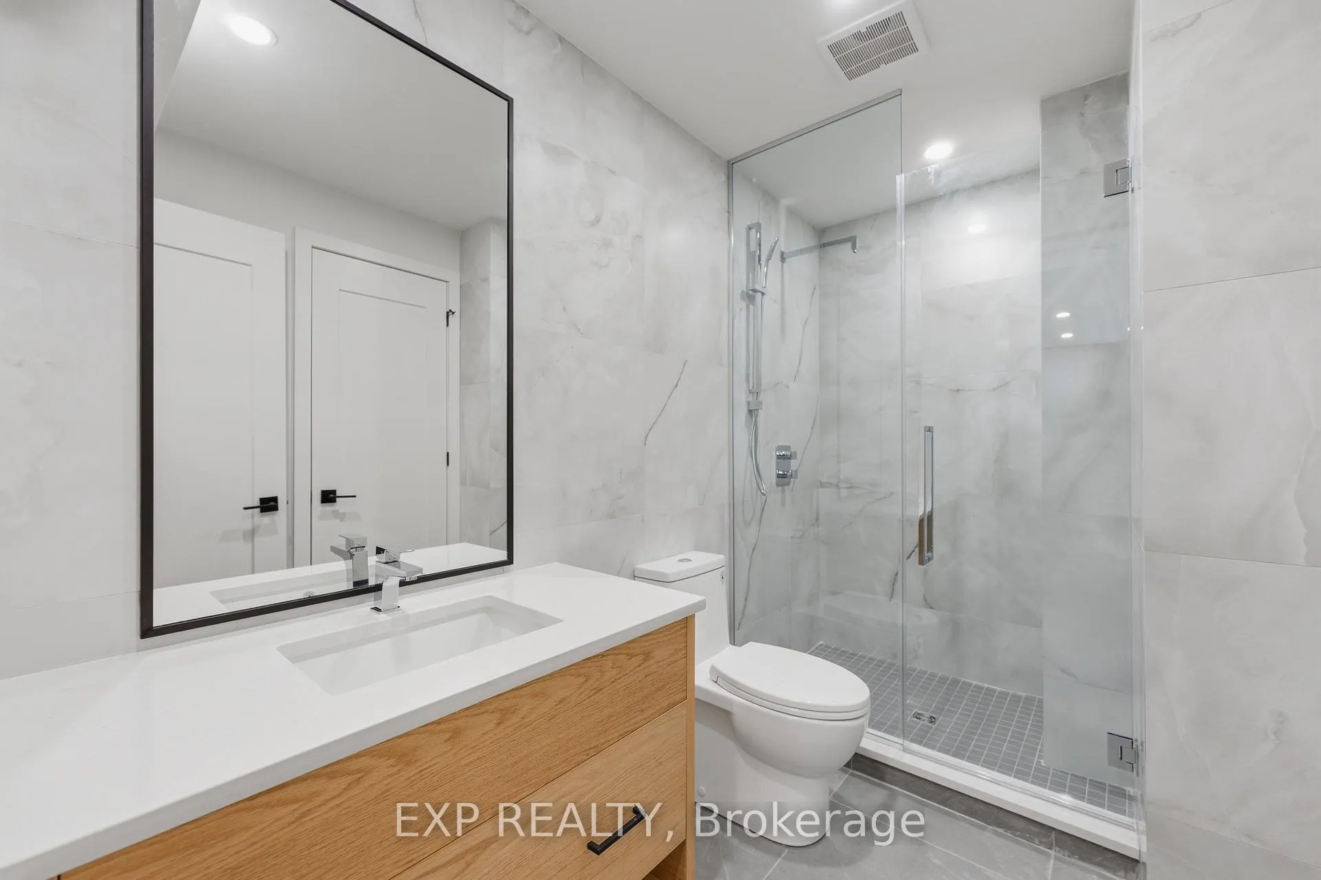Photo 5 of Unit #D, 514 Roosevelt Avenue, Ottawa, McKellar/Highland — HOMEH