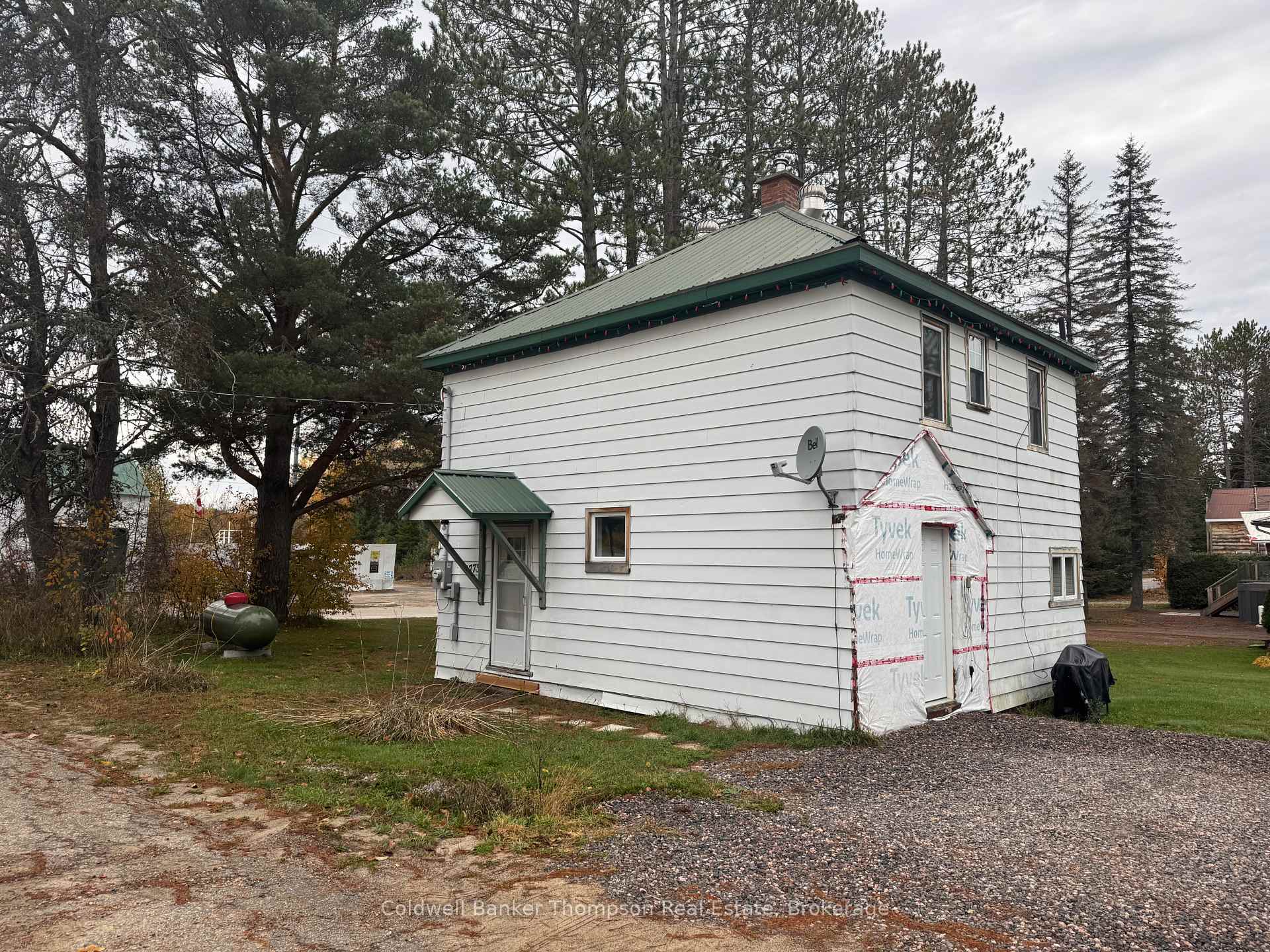 Photo 2 of 1773 Highway 518 E, Kearney — HOMEH