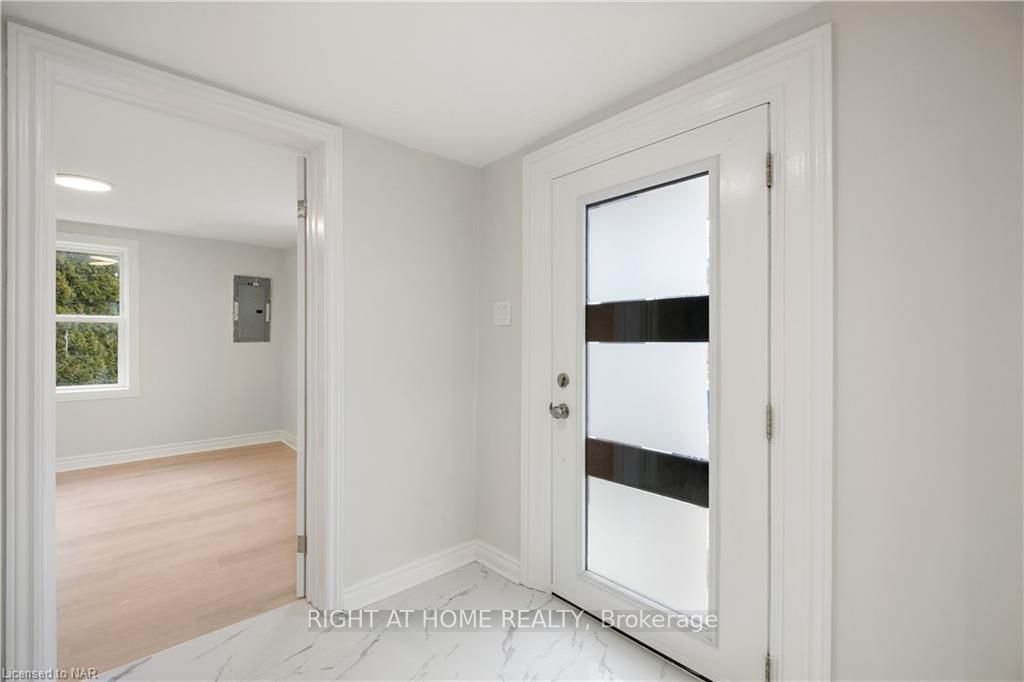 Photo 2 of 82 Main Street, St. Catharines, Port Dalhousie — HOMEH