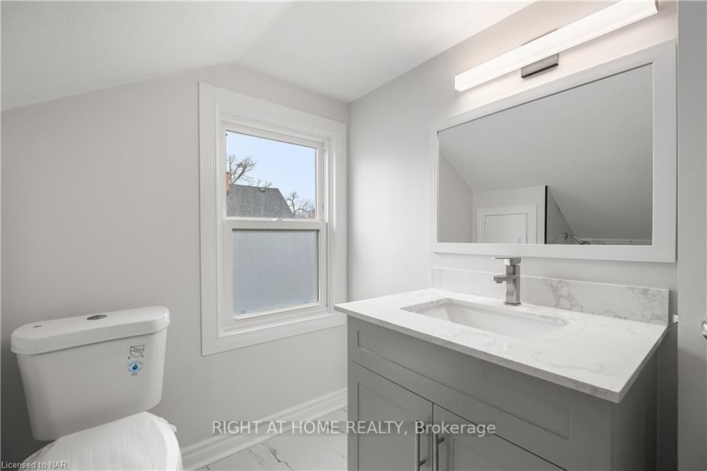 Photo 12 of 82 Main Street, St. Catharines, Port Dalhousie — HOMEH