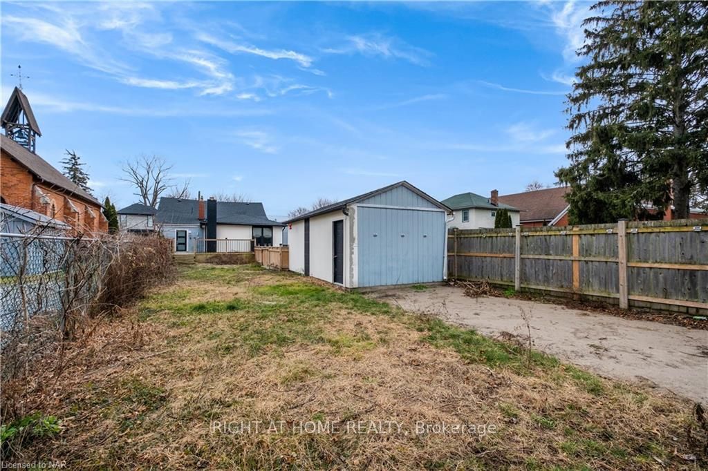 Photo 14 of 82 Main Street, St. Catharines, Port Dalhousie — HOMEH