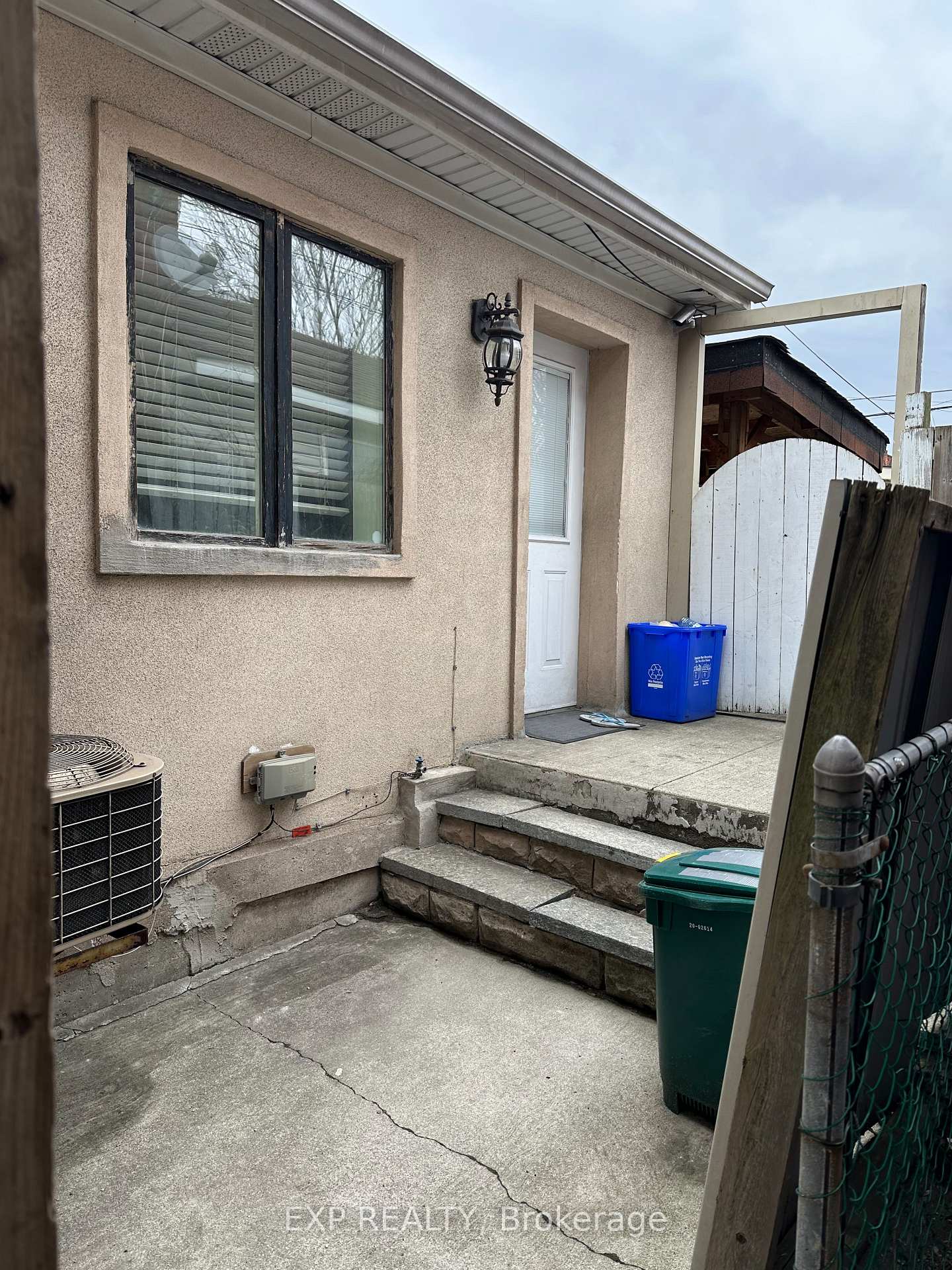 Photo 2 of 21 Oak Avenue, Hamilton, Landsdale — HOMEH