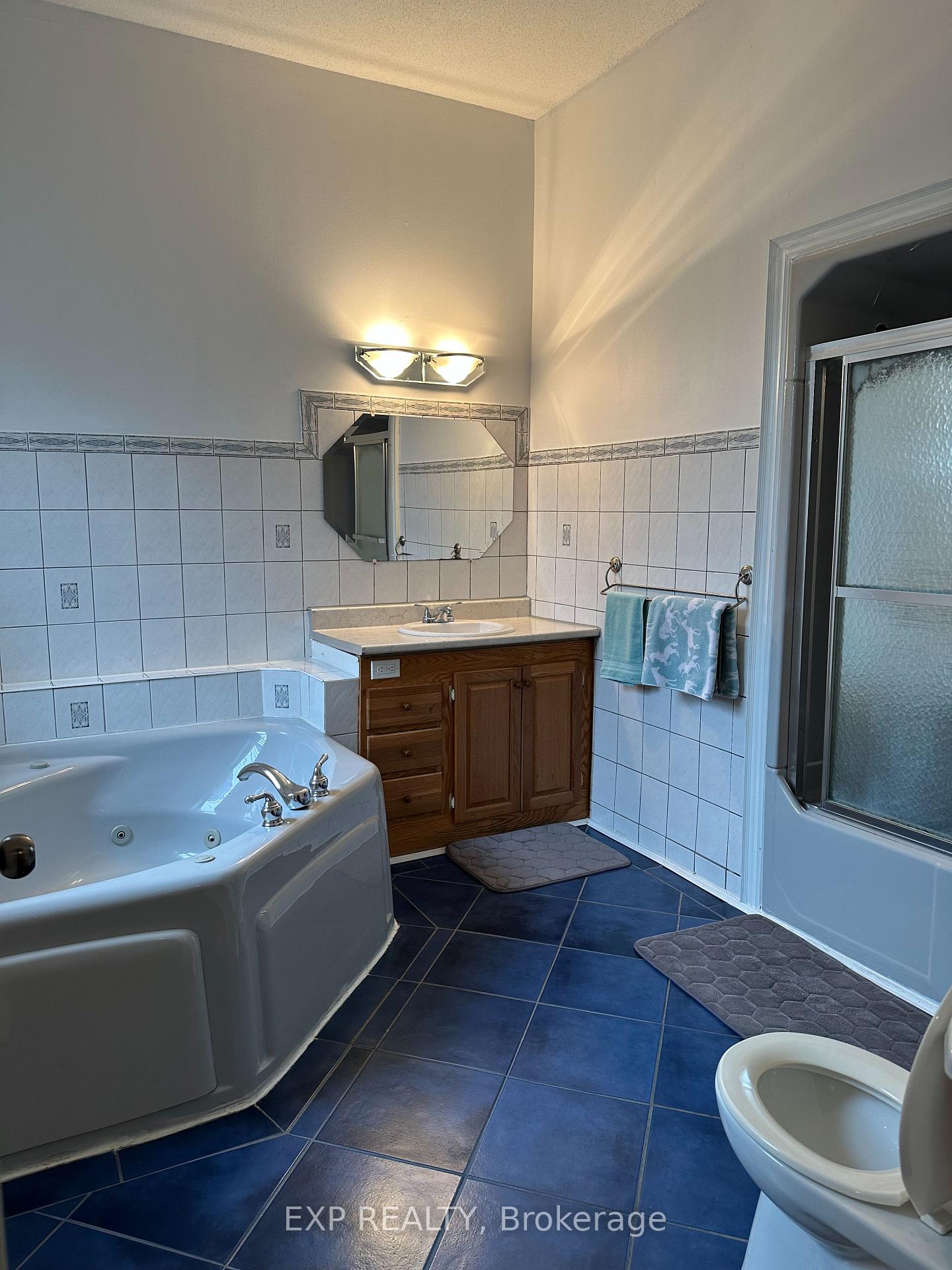 Photo 9 of 21 Oak Avenue, Hamilton, Landsdale — HOMEH