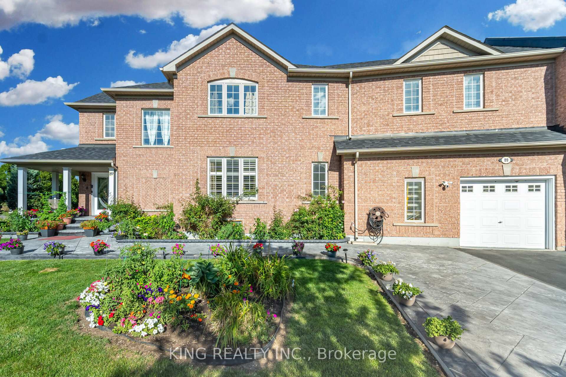 Front of 89 Crystal Glen Crescent