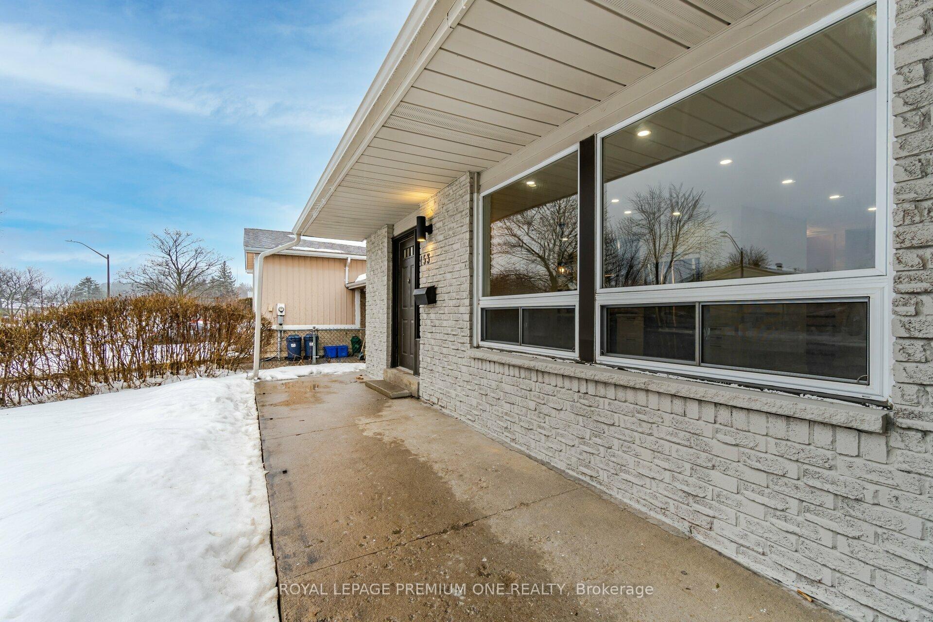 Photo 2 of 453 Leacock Drive, Barrie, Letitia Heights — HOMEH