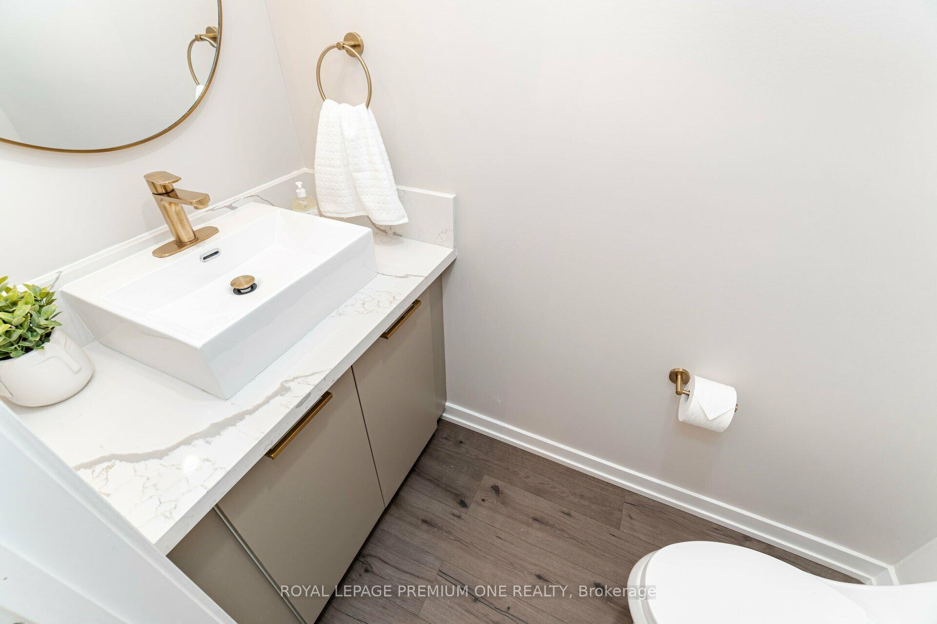 Photo 14 of 453 Leacock Drive, Barrie, Letitia Heights — HOMEH