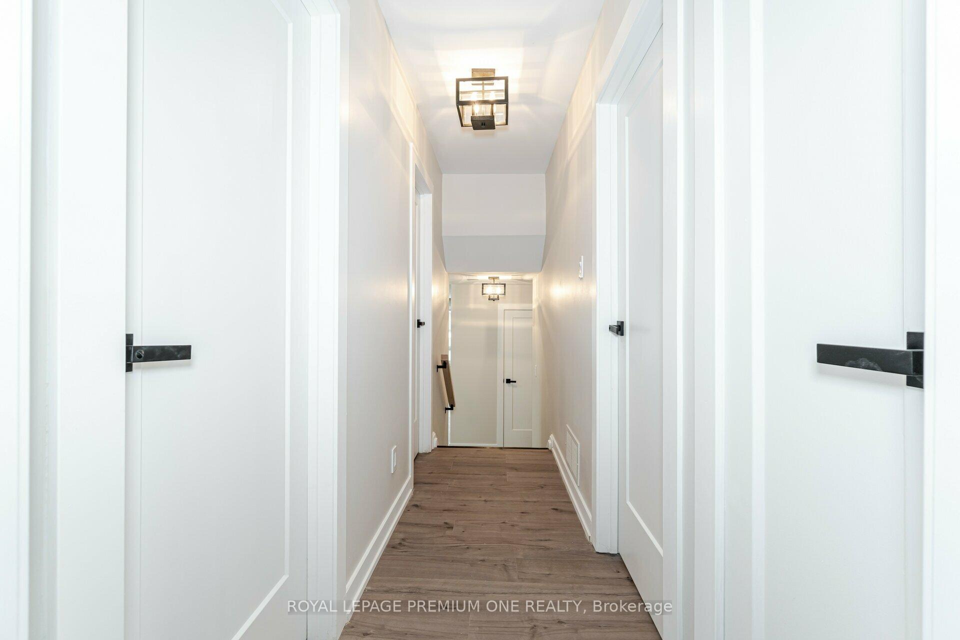 Photo 17 of 453 Leacock Drive, Barrie, Letitia Heights — HOMEH