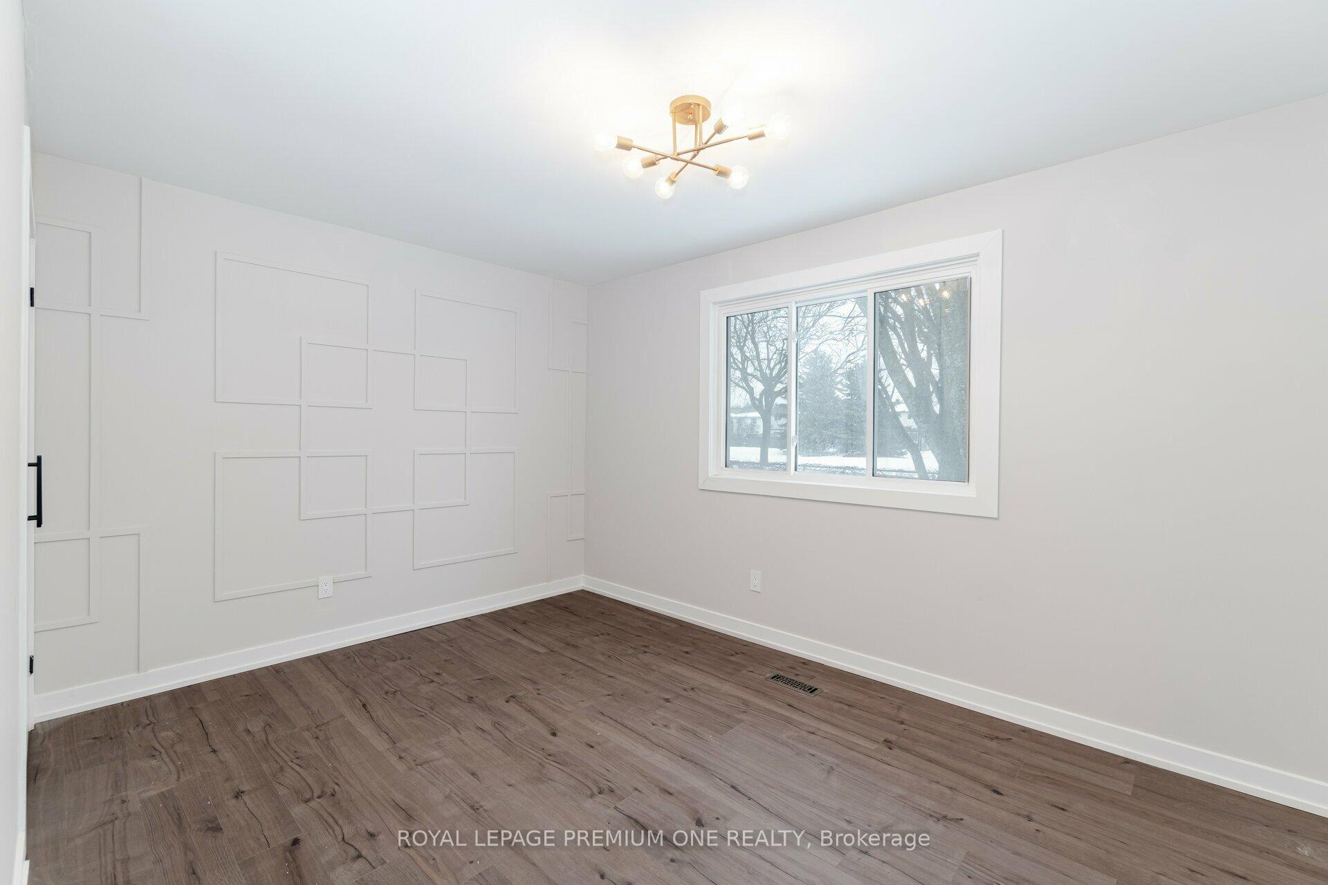 Photo 21 of 453 Leacock Drive, Barrie, Letitia Heights — HOMEH