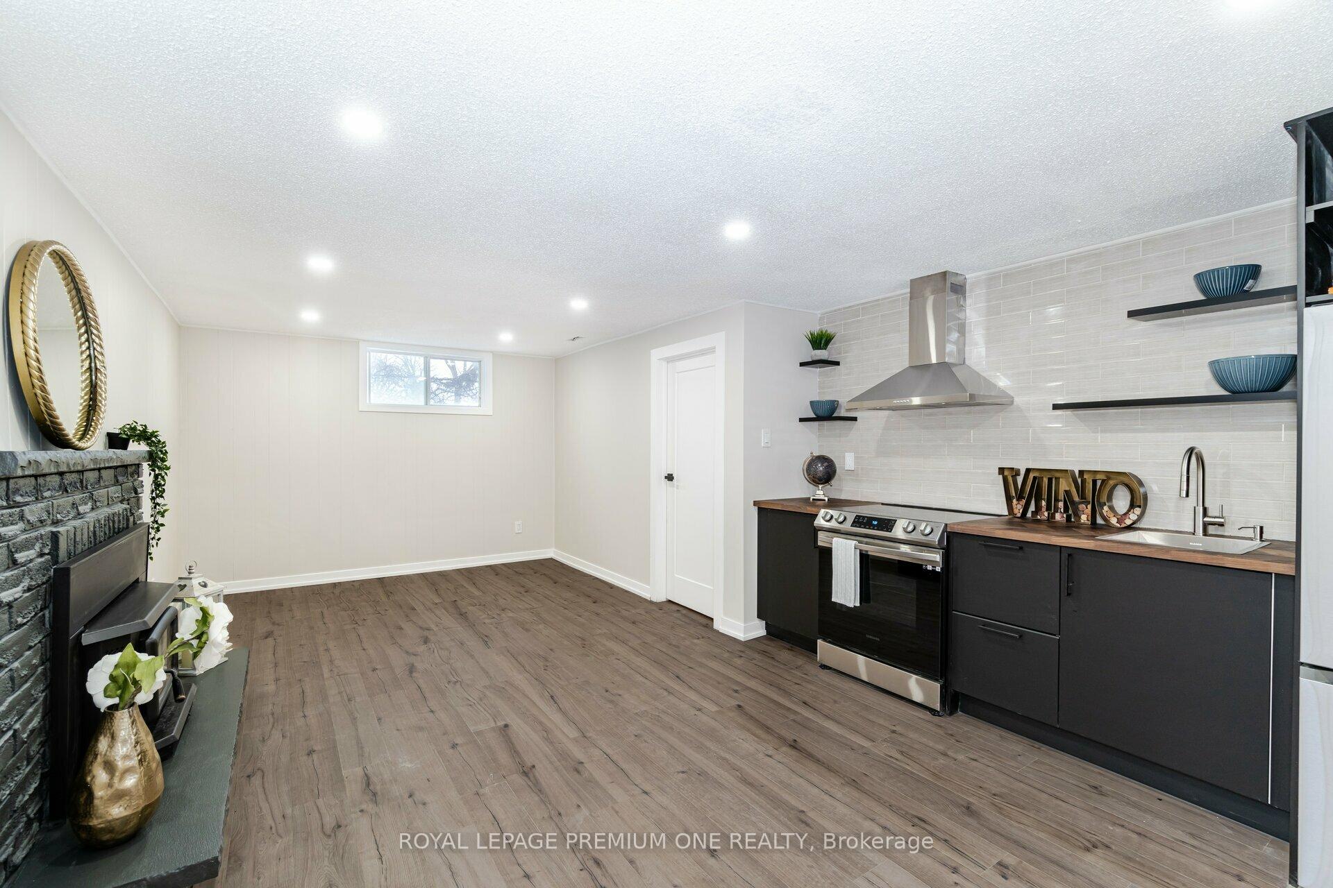Photo 27 of 453 Leacock Drive, Barrie, Letitia Heights — HOMEH