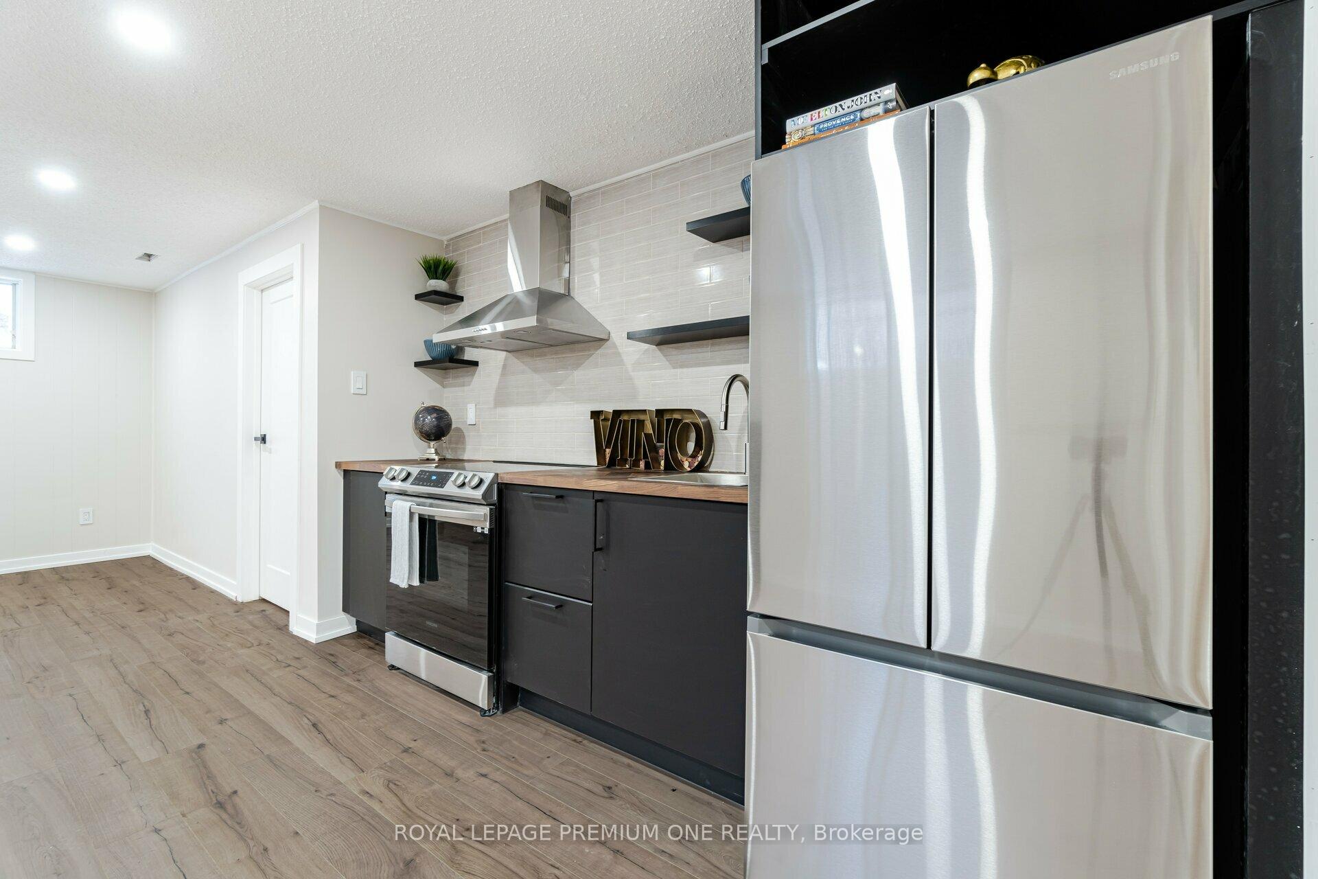 Photo 30 of 453 Leacock Drive, Barrie, Letitia Heights — HOMEH
