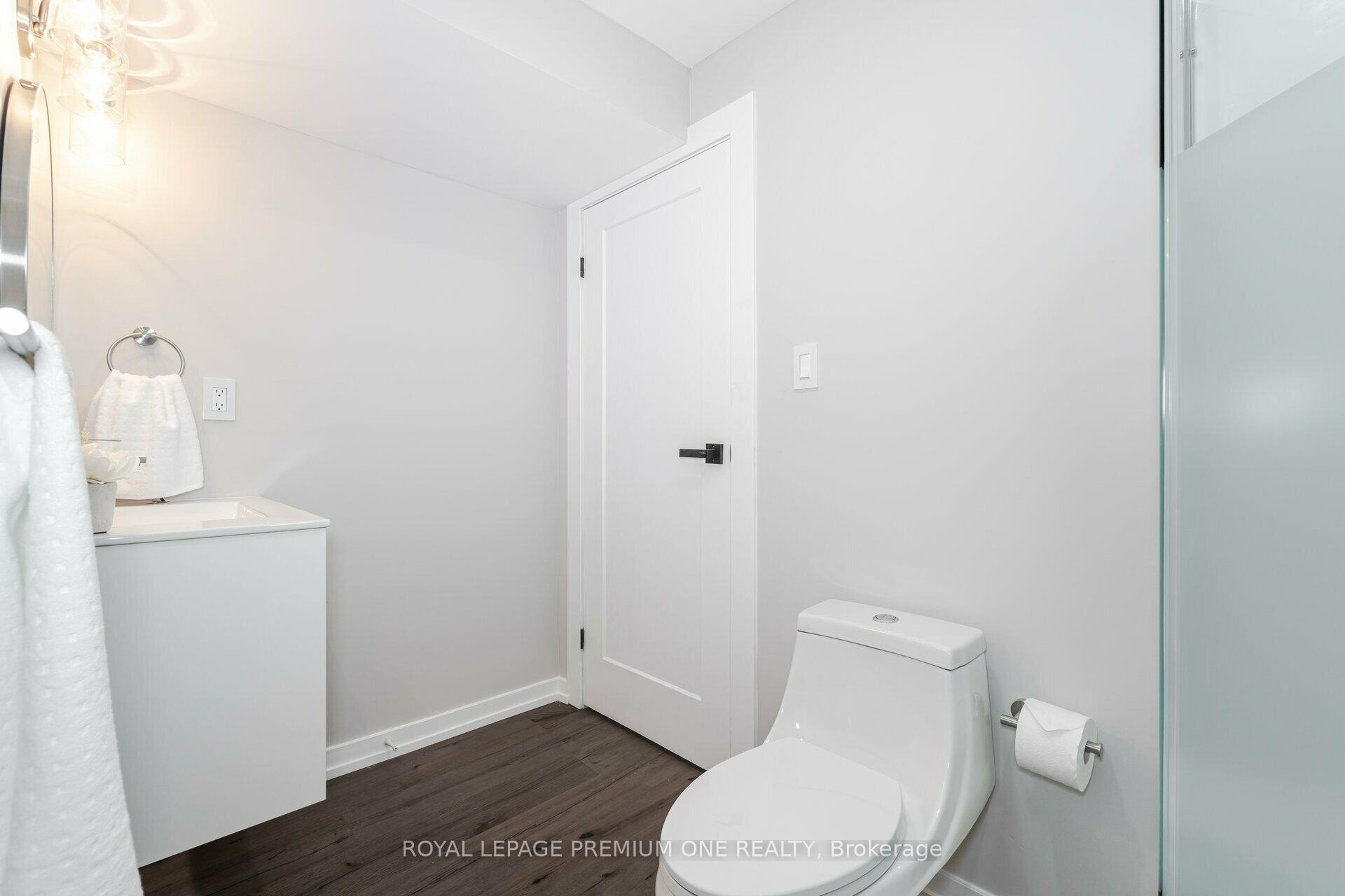 Photo 37 of 453 Leacock Drive, Barrie, Letitia Heights — HOMEH