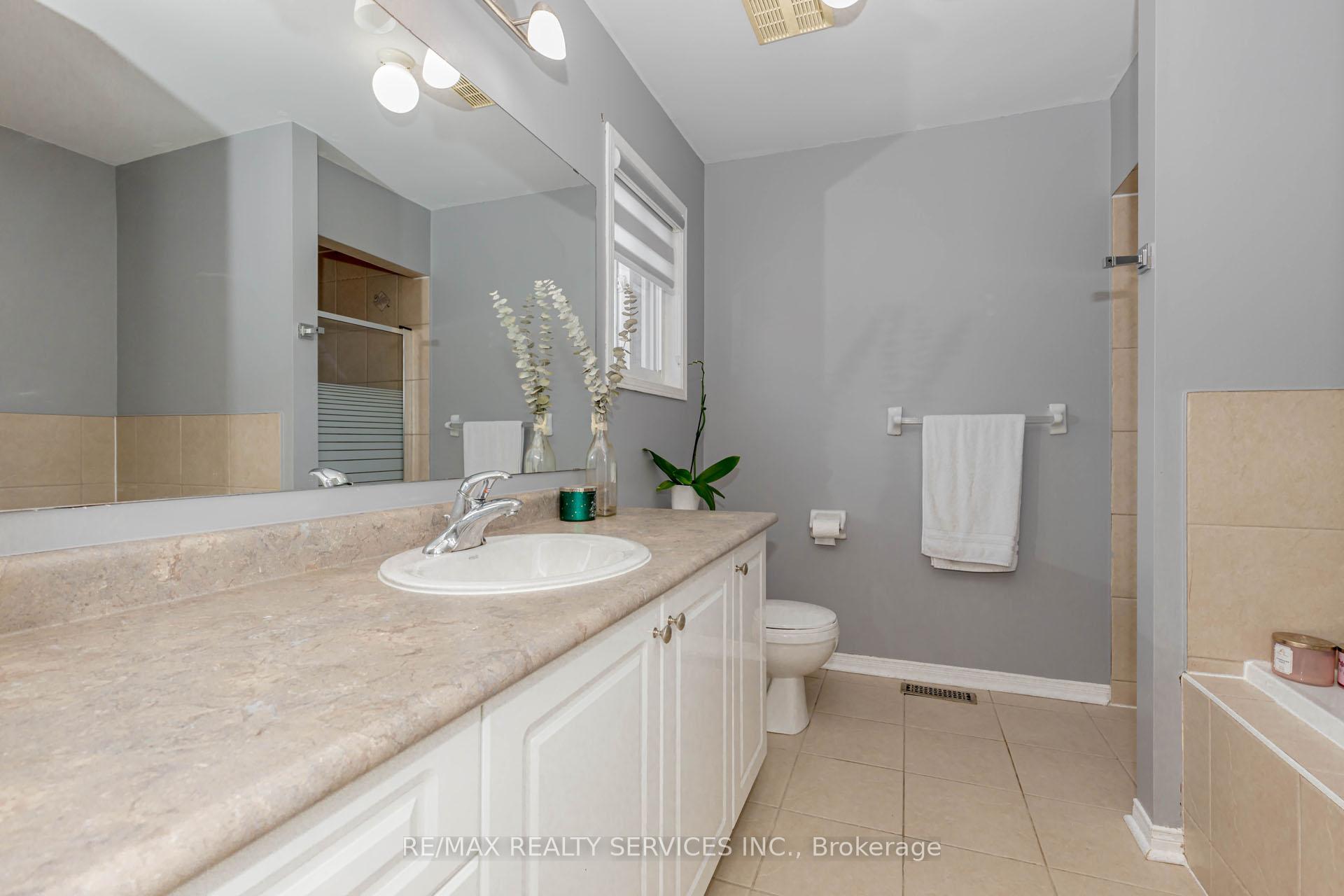 Photo 16 of 16 Mccrimmon Drive, Brampton, Fletcher's Meadow — HOMEH