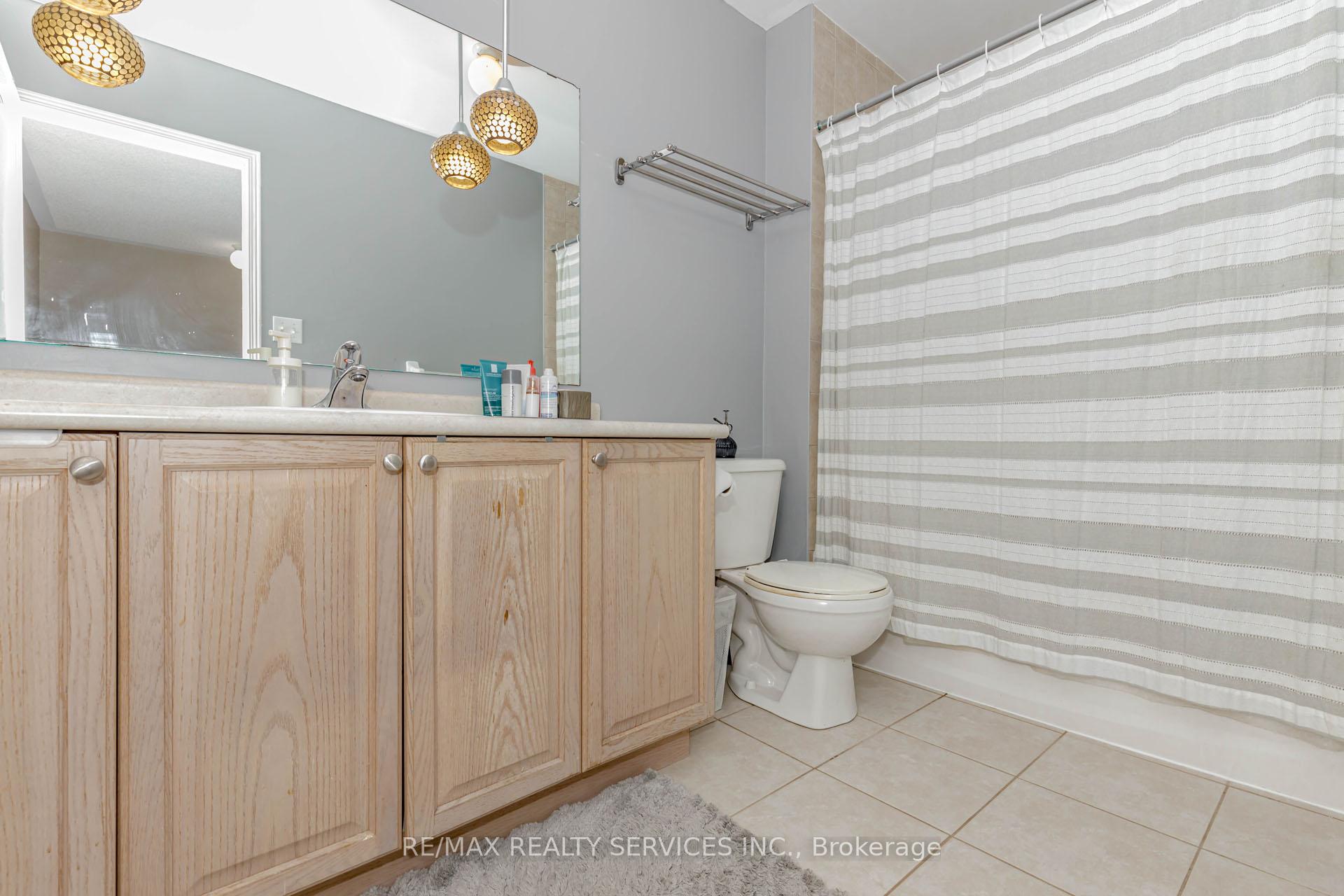Photo 23 of 16 Mccrimmon Drive, Brampton, Fletcher's Meadow — HOMEH