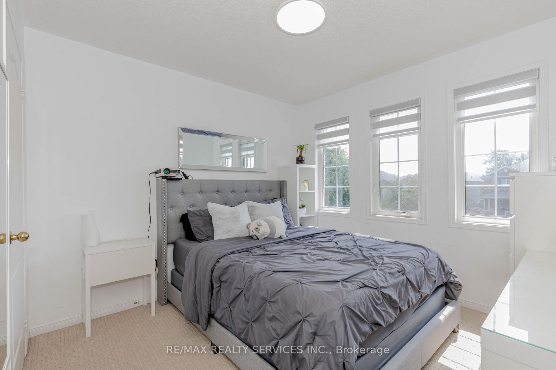 Photo 40 of 16 Mccrimmon Drive, Brampton, Fletcher's Meadow — HOMEH