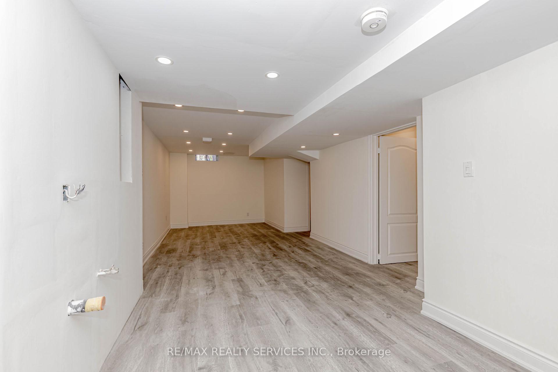 Photo 21 of 16 Mccrimmon Drive, Brampton, Fletcher's Meadow — HOMEH
