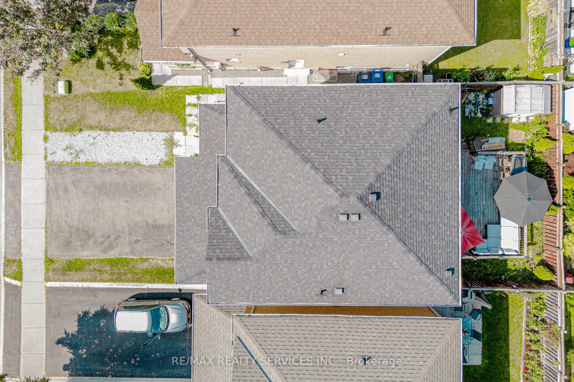Photo 24 of 16 Mccrimmon Drive, Brampton, Fletcher's Meadow — HOMEH