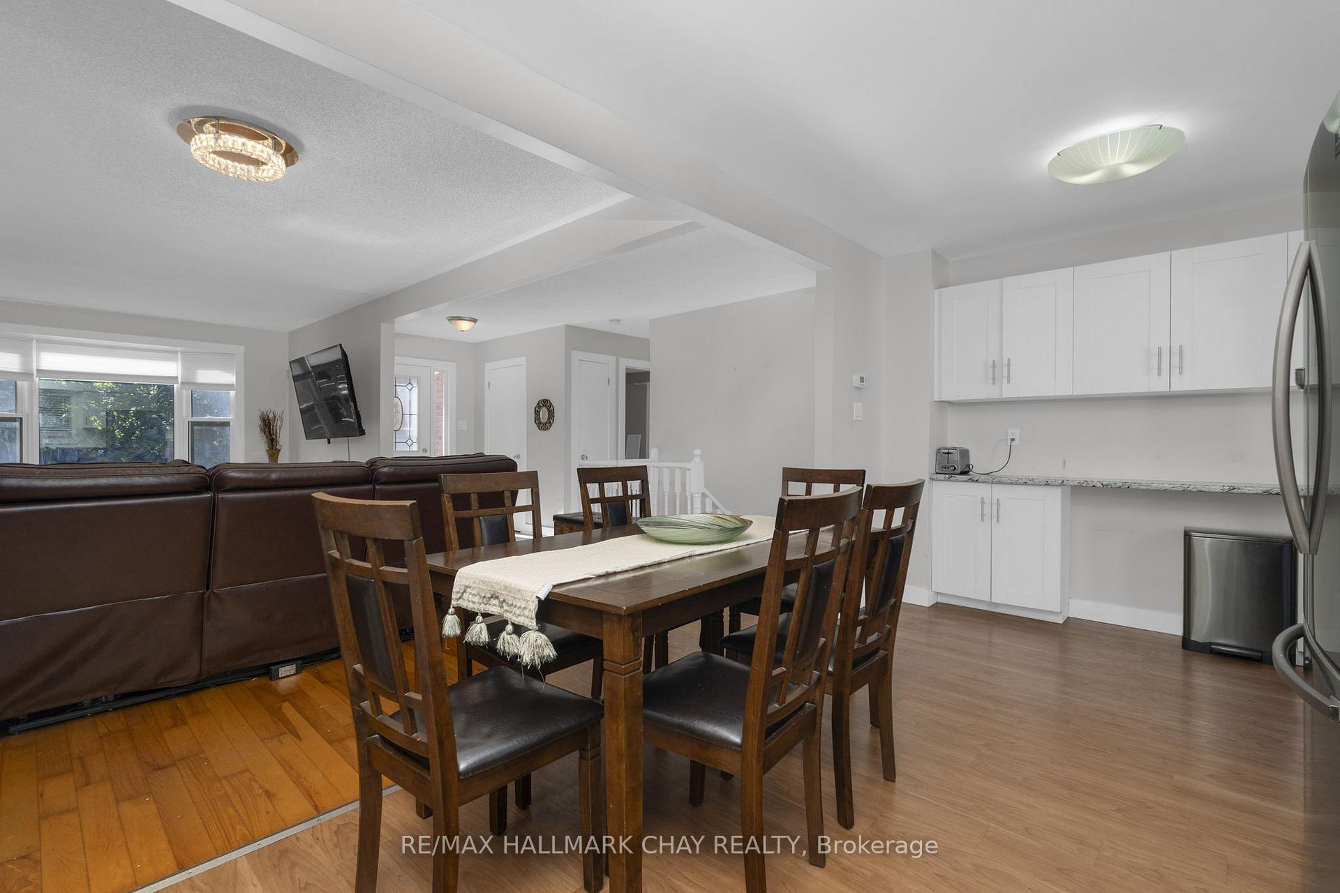 Photo 13 of 24 Mcveigh Drive, Barrie, West Bayfield — HOMEH