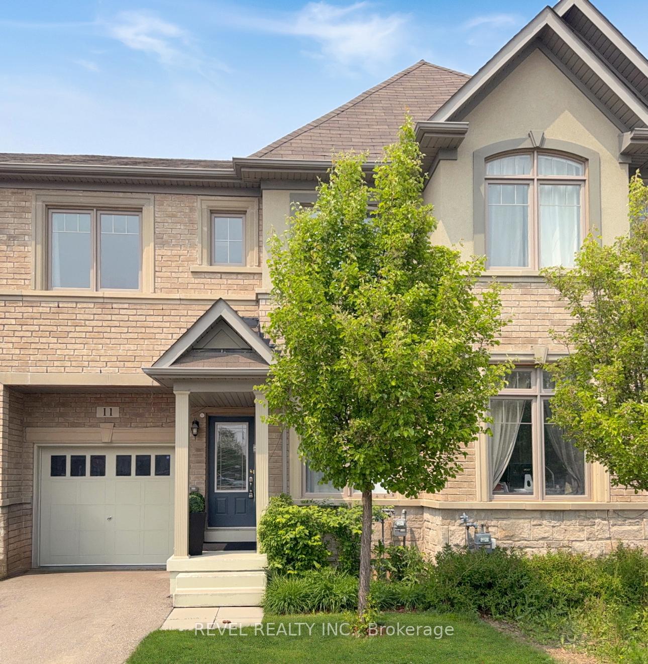 Front of 11 Oliana Way