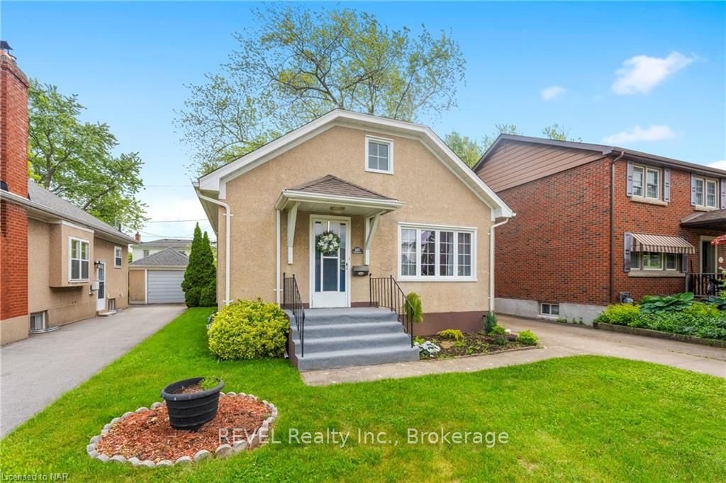Photo 2 of 149 South Drive, St. Catharines, Old Glenridge — HOMEH