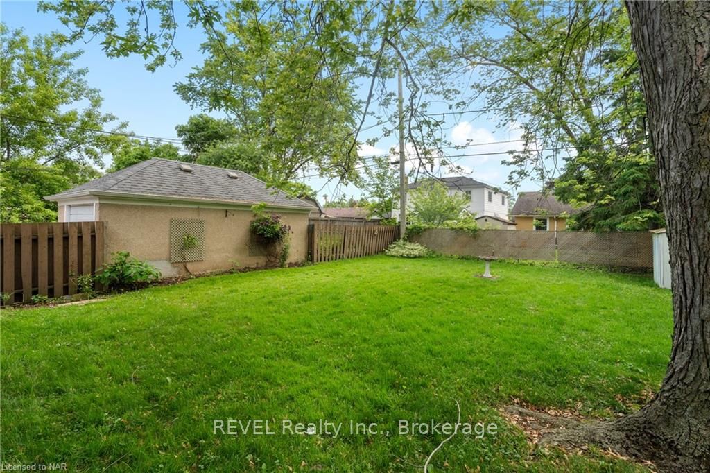 Photo 4 of 149 South Drive, St. Catharines, Old Glenridge — HOMEH