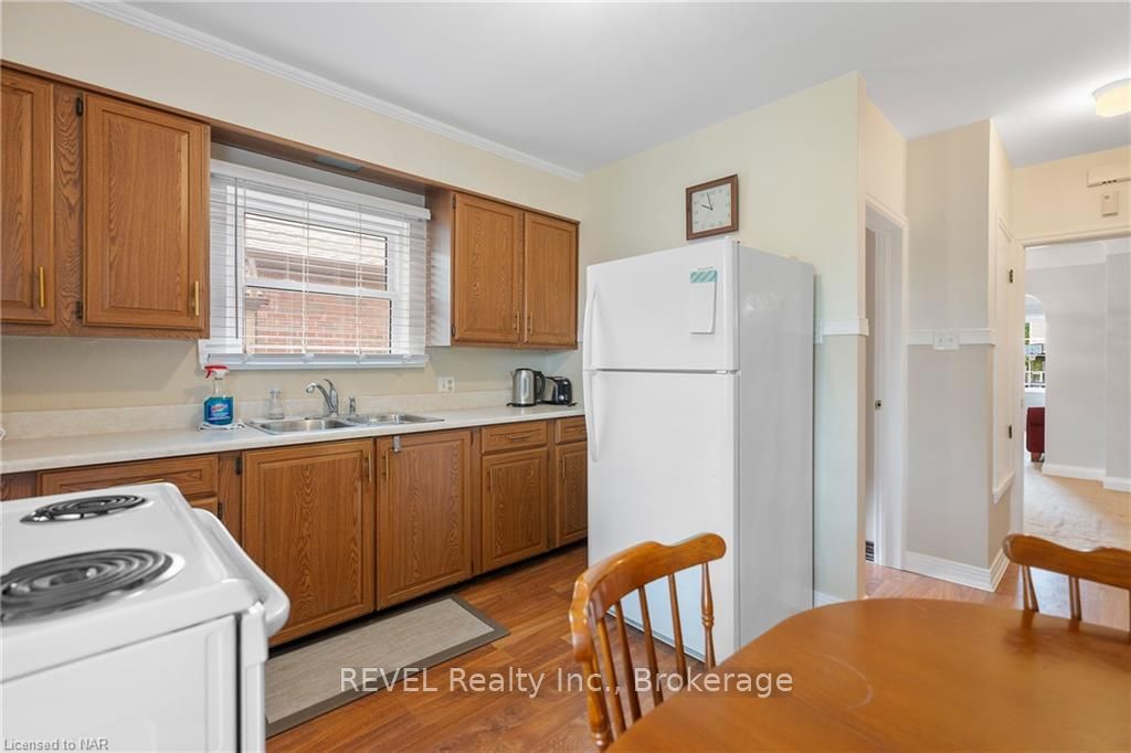 Photo 7 of 149 South Drive, St. Catharines, Old Glenridge — HOMEH