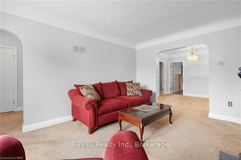Photo 12 of 149 South Drive, St. Catharines, Old Glenridge — HOMEH